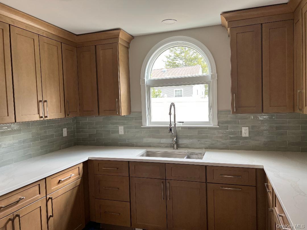 Single Family Taca  Suffolk County, NY 11729, MLS-913383-7