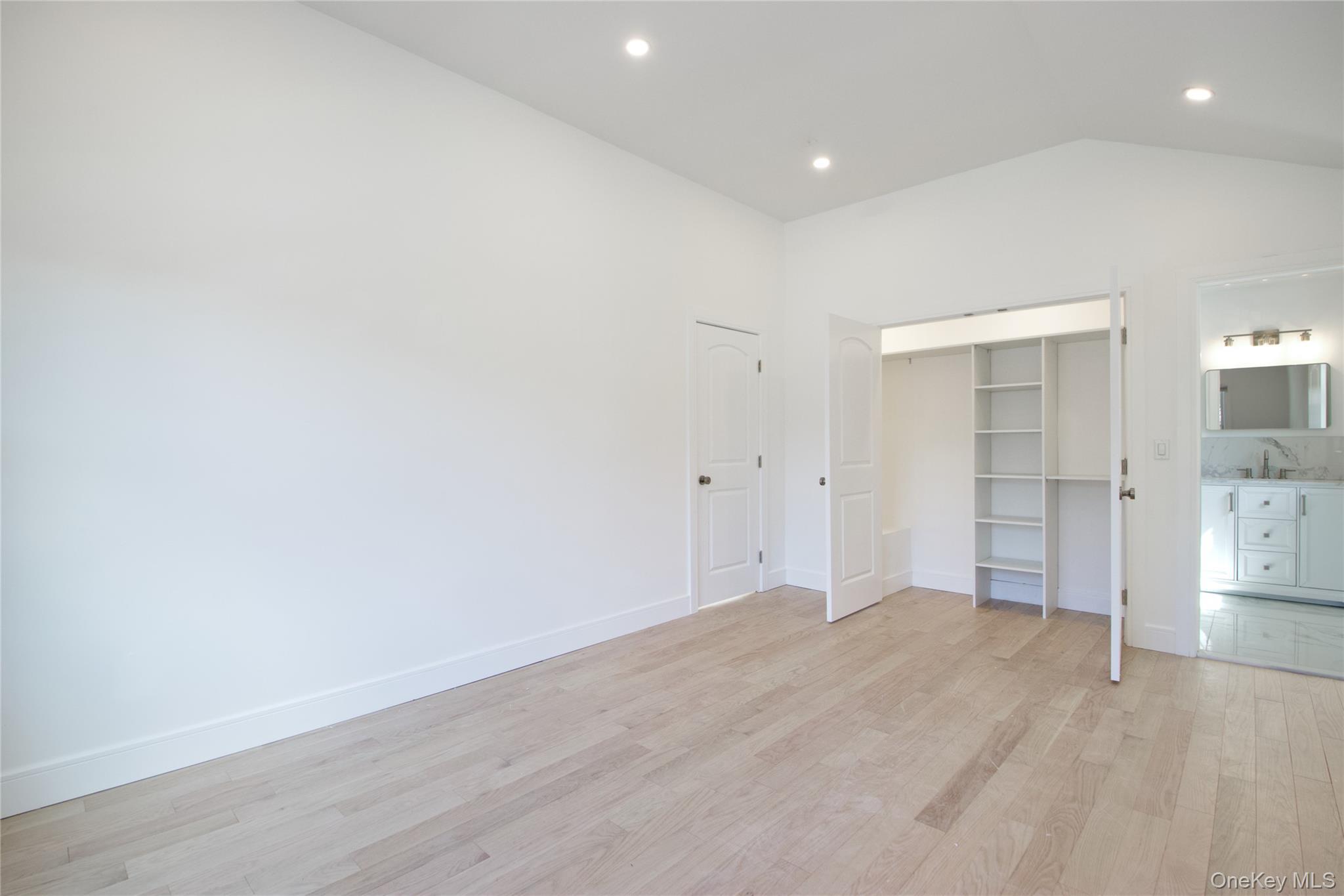 Single Family Linwood Nassau County, NY 11050, MLS-913394-20