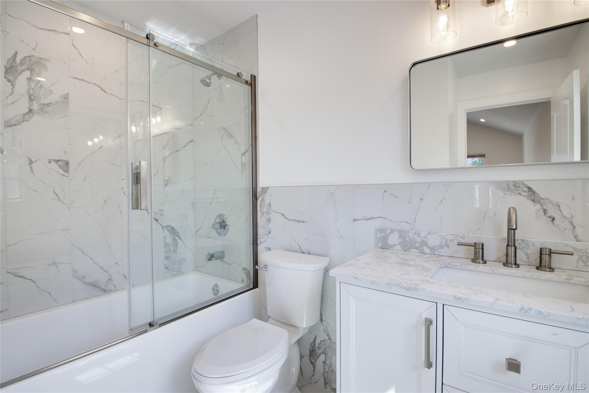 Single Family Linwood Nassau County, NY 11050, MLS-913394-21