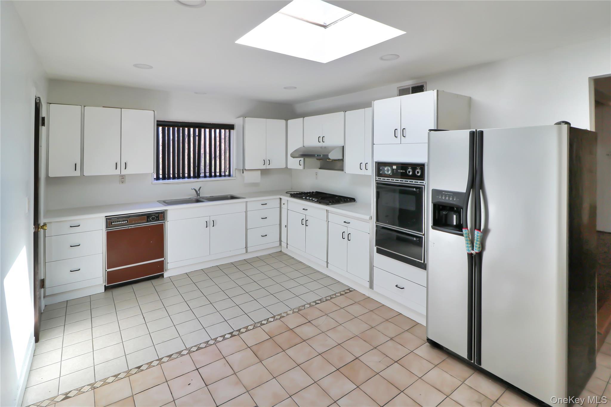 Single Family Valley View Nassau County, NY 11021, MLS-913408-10