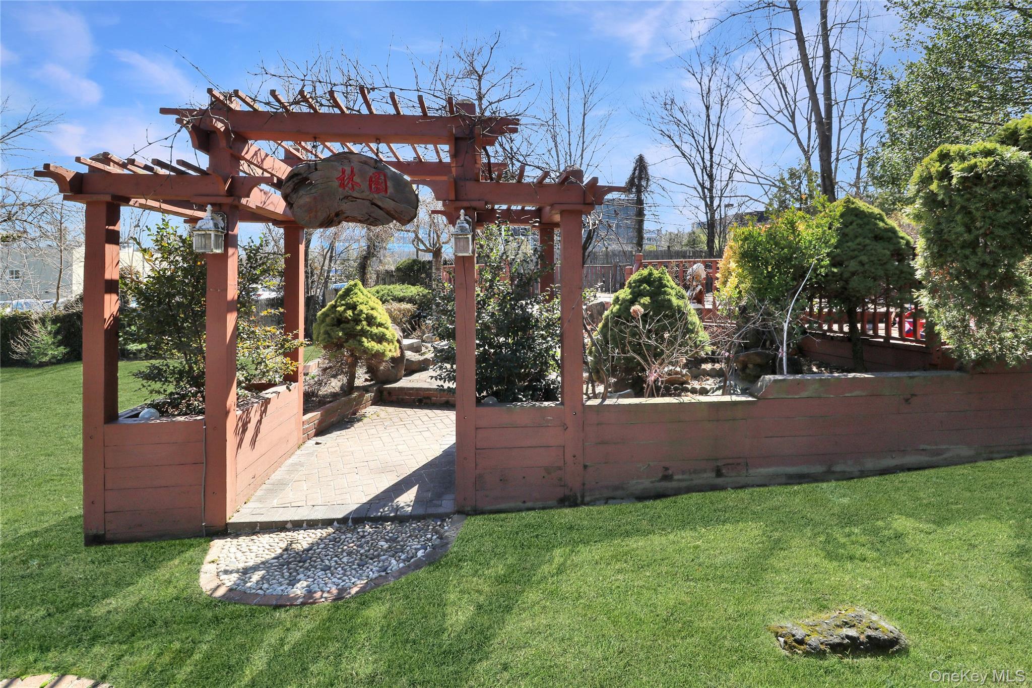 Single Family Valley View Nassau County, NY 11021, MLS-913408-15