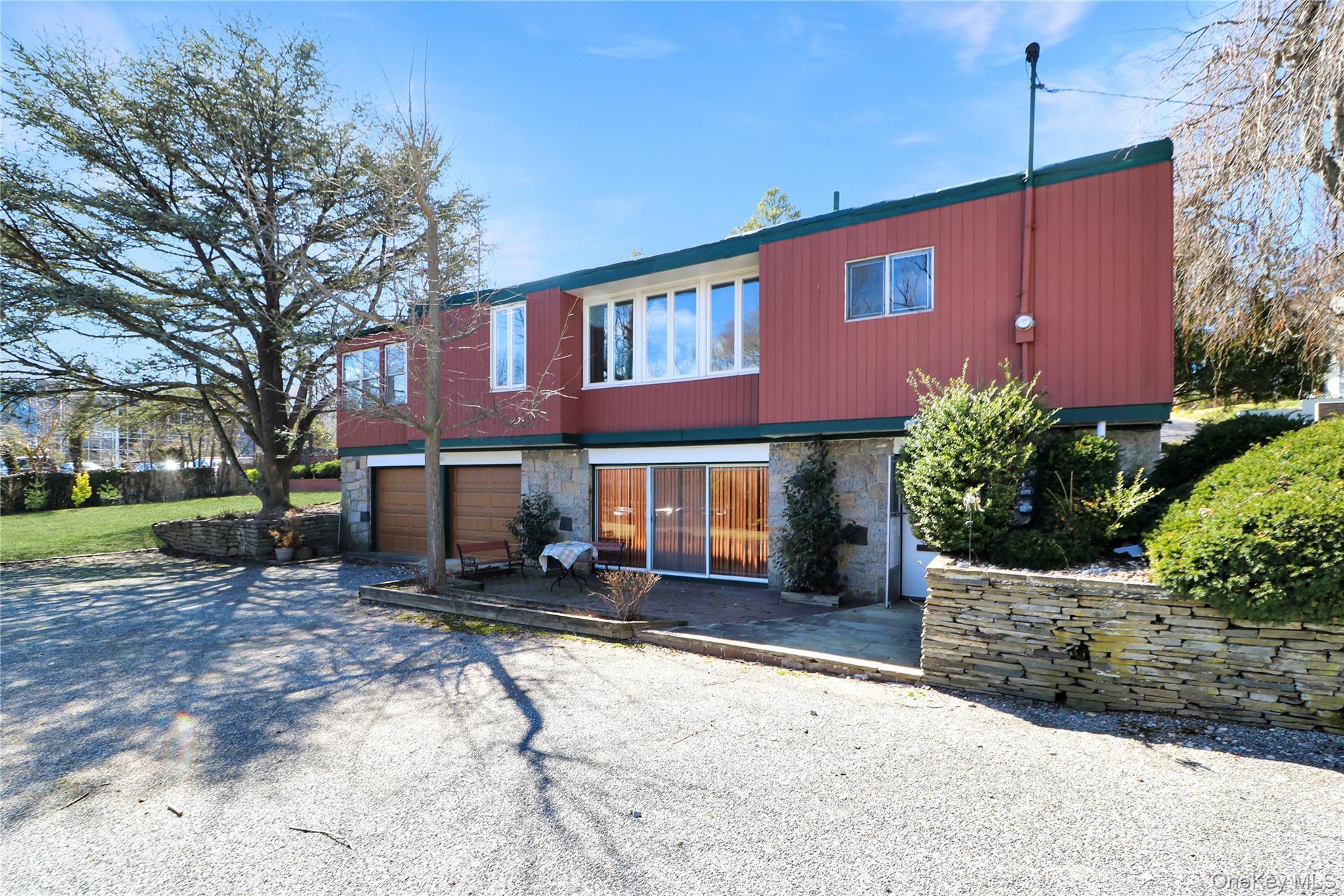 Single Family Valley View Nassau County, NY 11021, MLS-913408-9