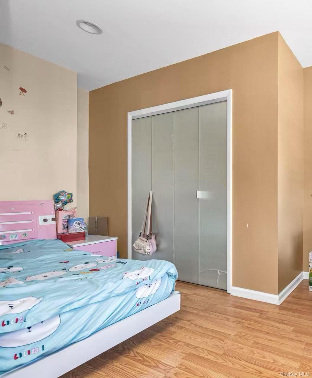 Single Family Centreville  Queens, NY 11417, MLS-913455-11