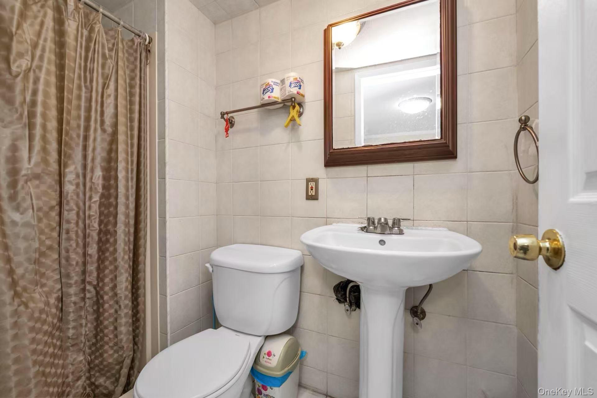 Single Family Centreville  Queens, NY 11417, MLS-913455-12