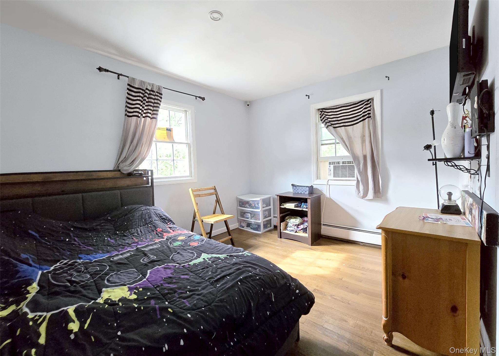 Single Family Hyde  Suffolk County, NY 11727, MLS-913493-13