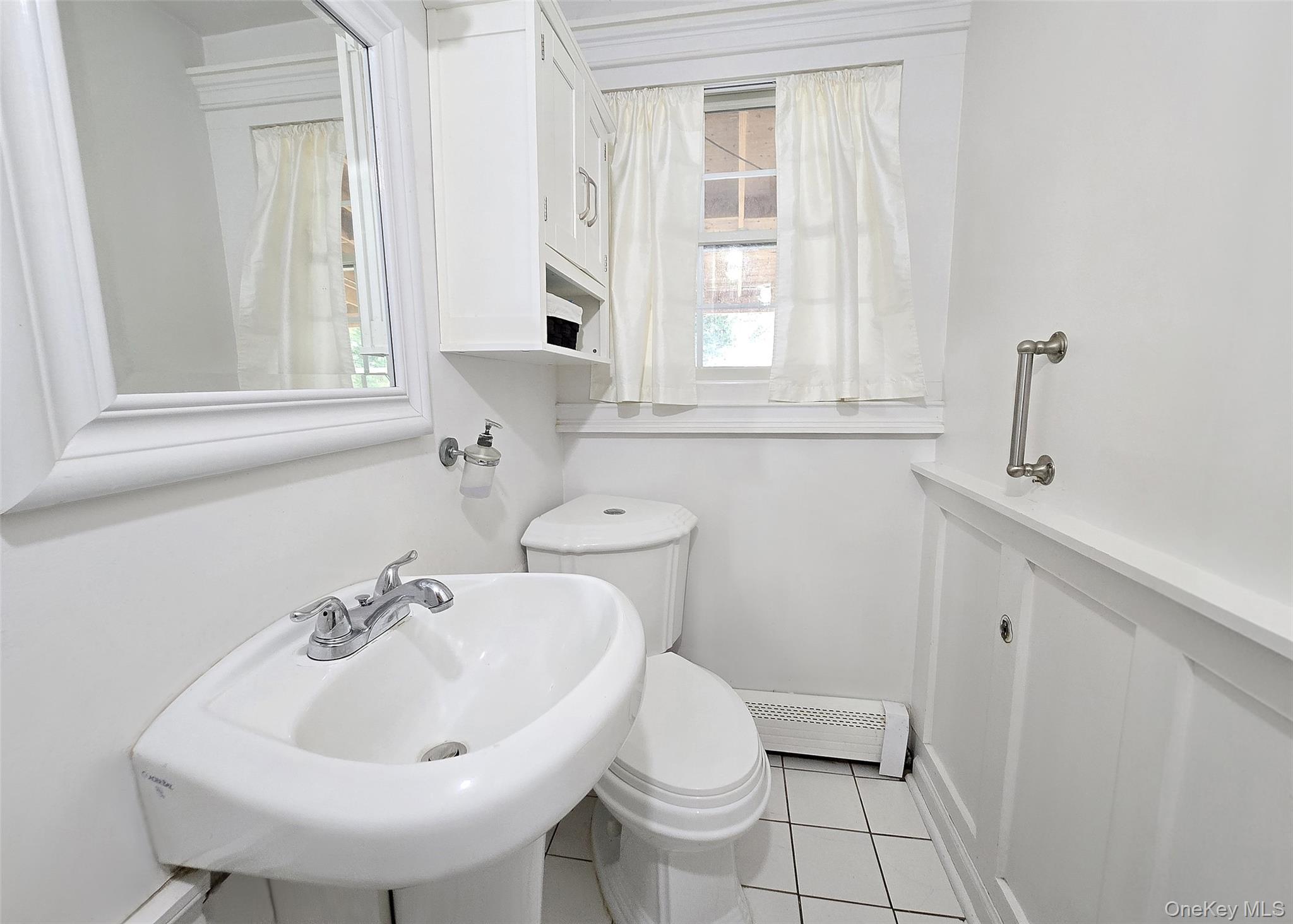 Single Family Hyde  Suffolk County, NY 11727, MLS-913493-16