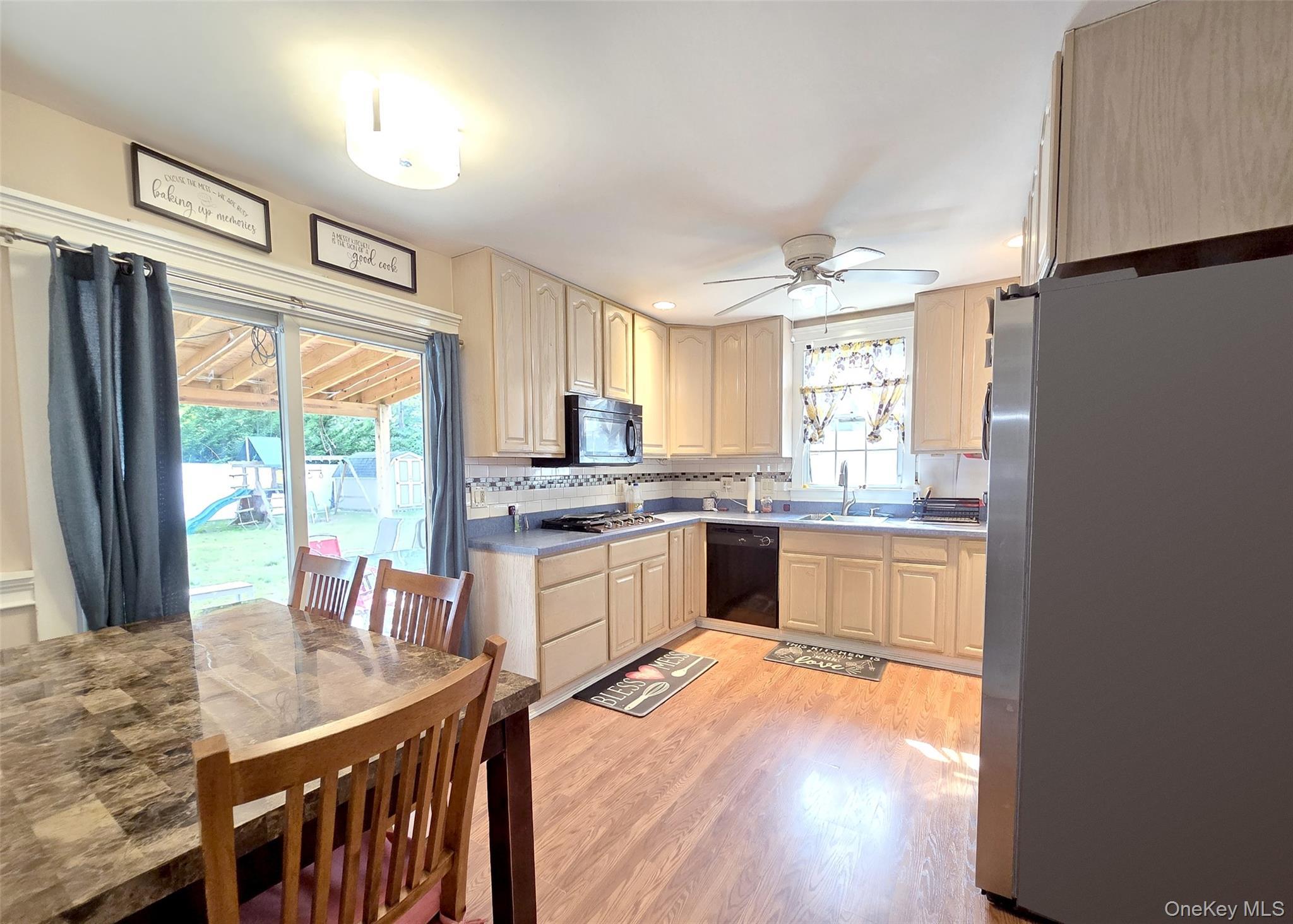 Single Family Hyde  Suffolk County, NY 11727, MLS-913493-6