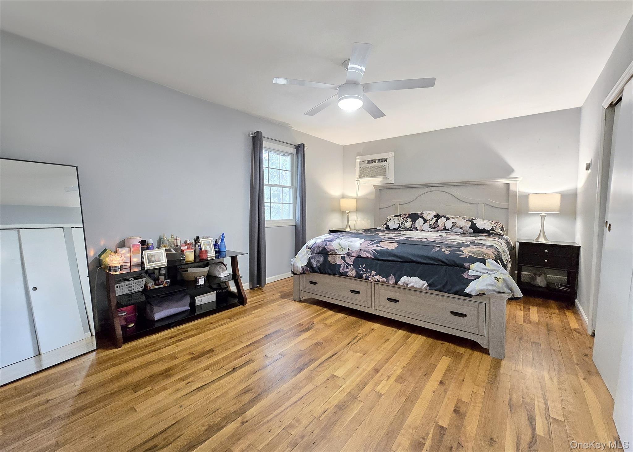 Single Family Hyde  Suffolk County, NY 11727, MLS-913493-9