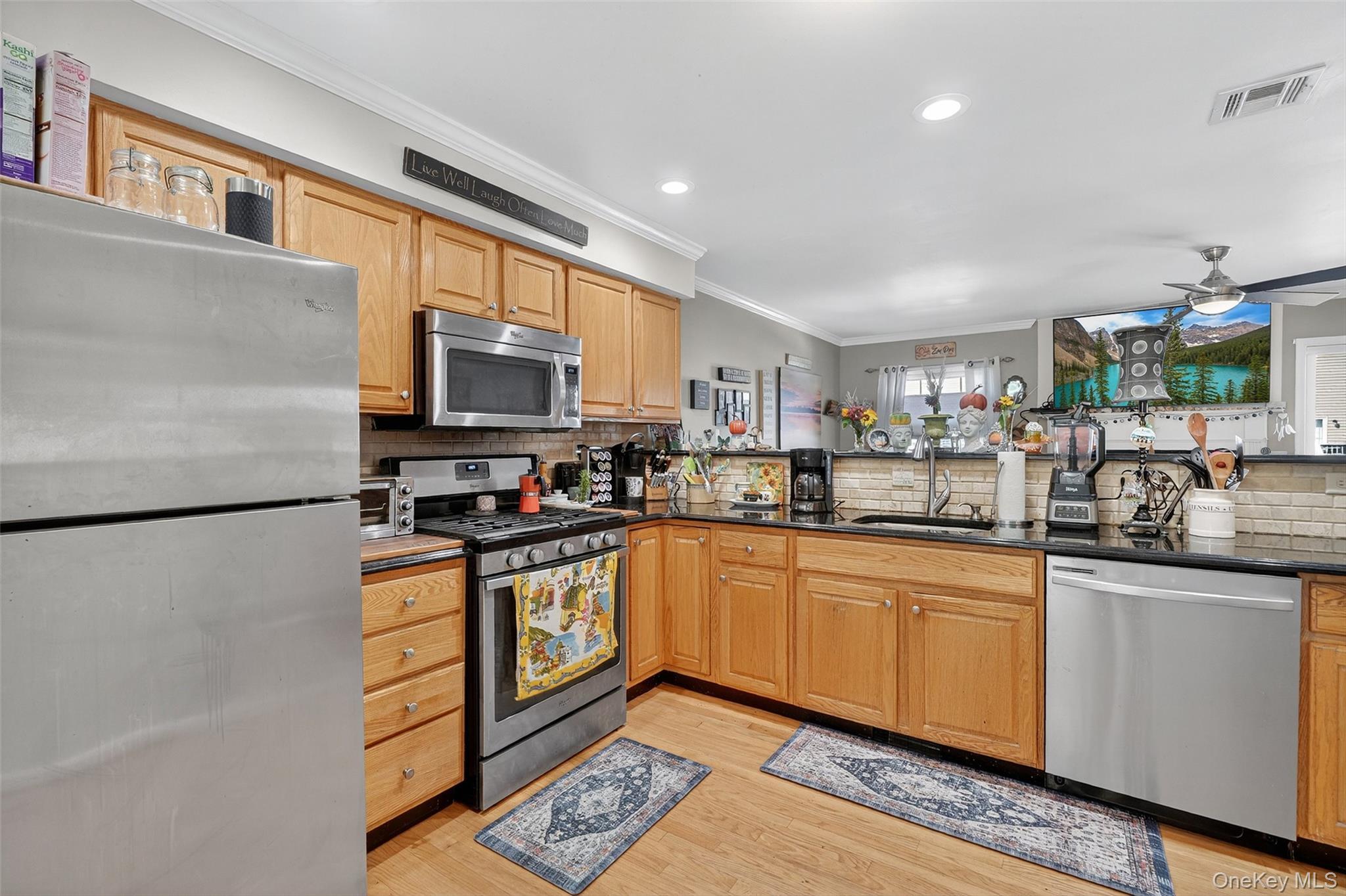 Single Family Minnieford  Bronx, NY 10464, MLS-913500-10