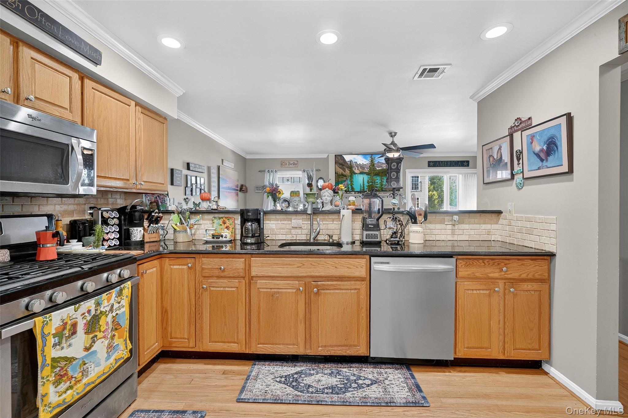 Single Family Minnieford  Bronx, NY 10464, MLS-913500-11