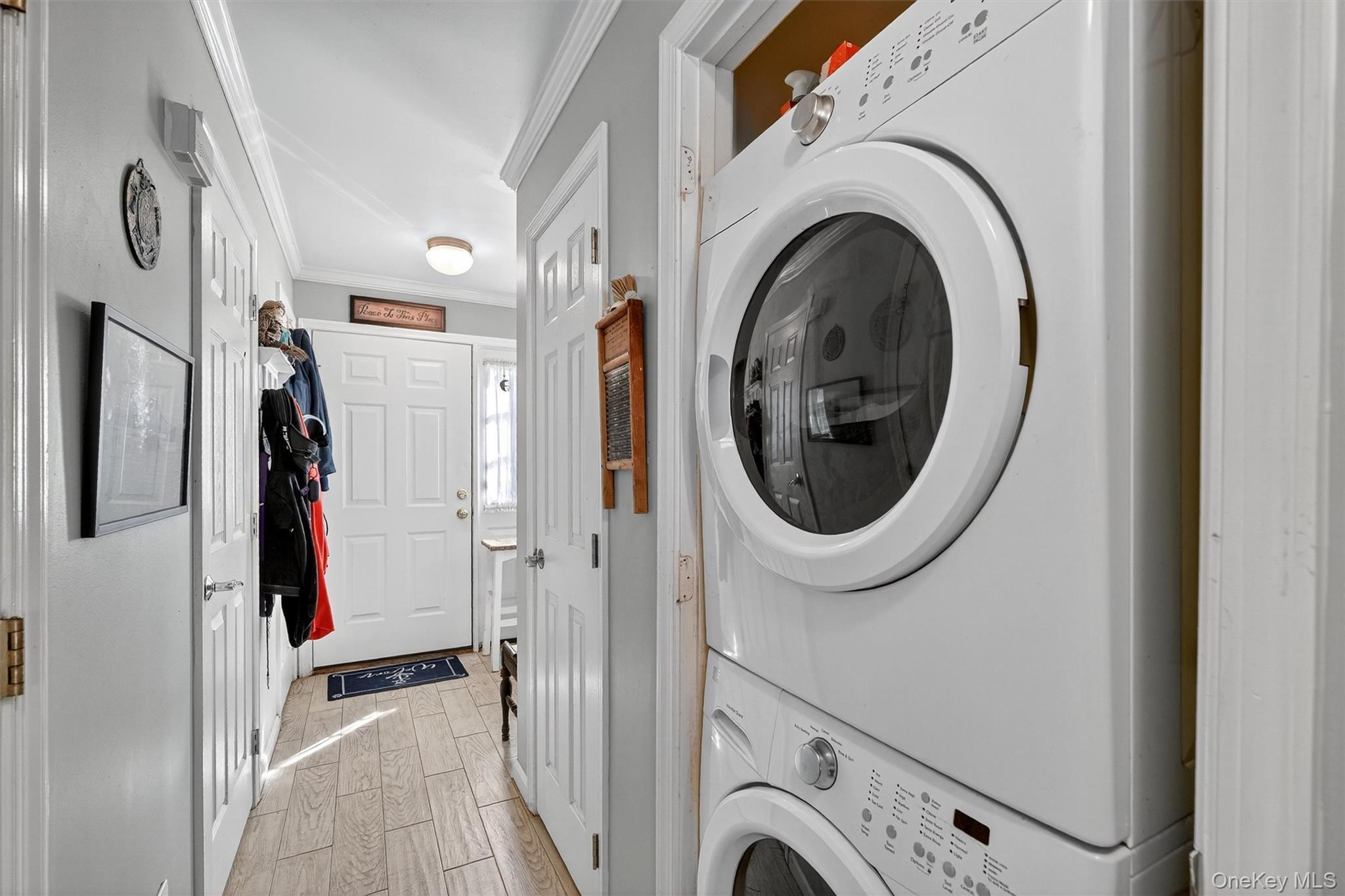 Single Family Minnieford  Bronx, NY 10464, MLS-913500-17