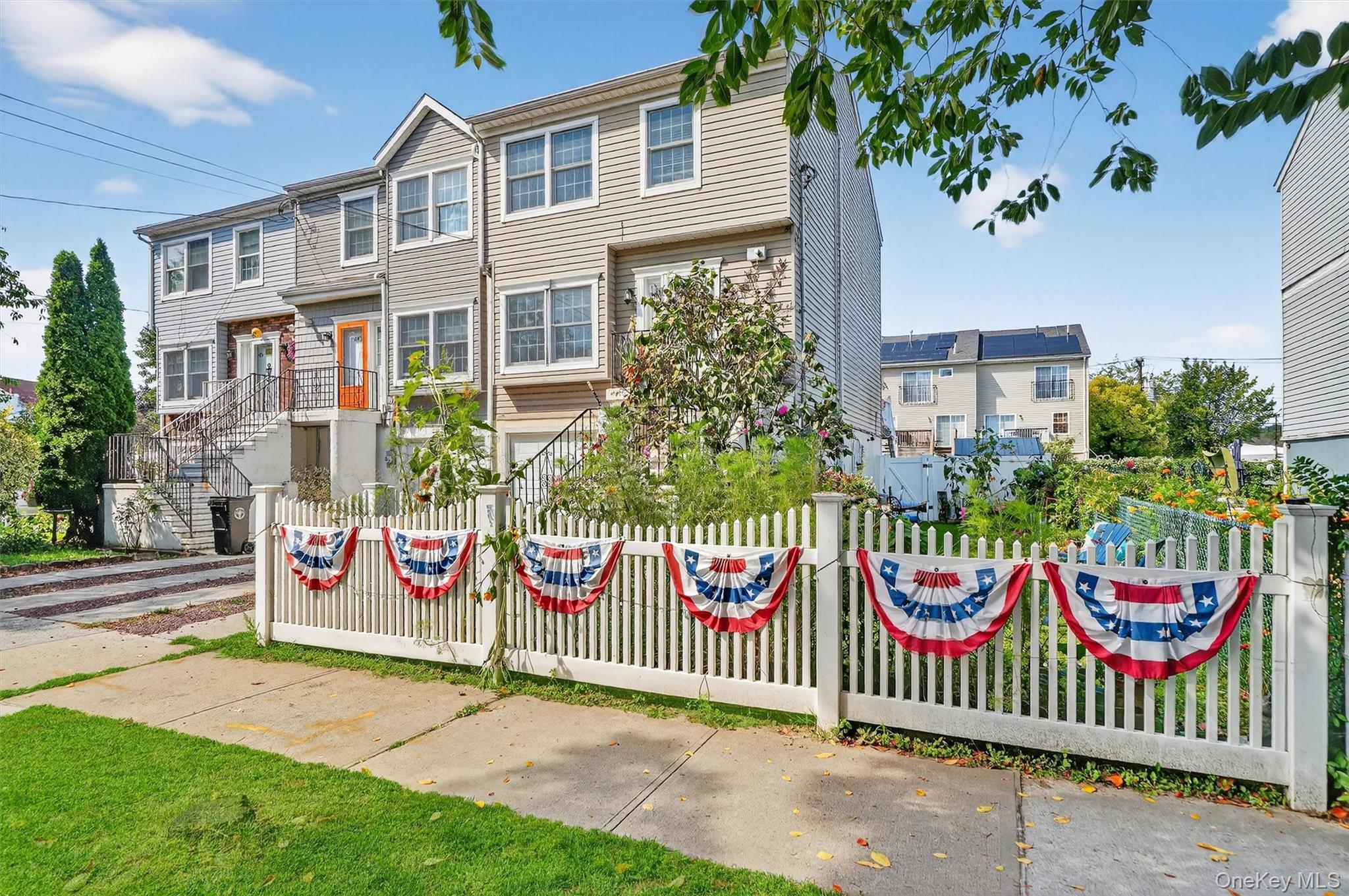 Single Family Minnieford  Bronx, NY 10464, MLS-913500-5