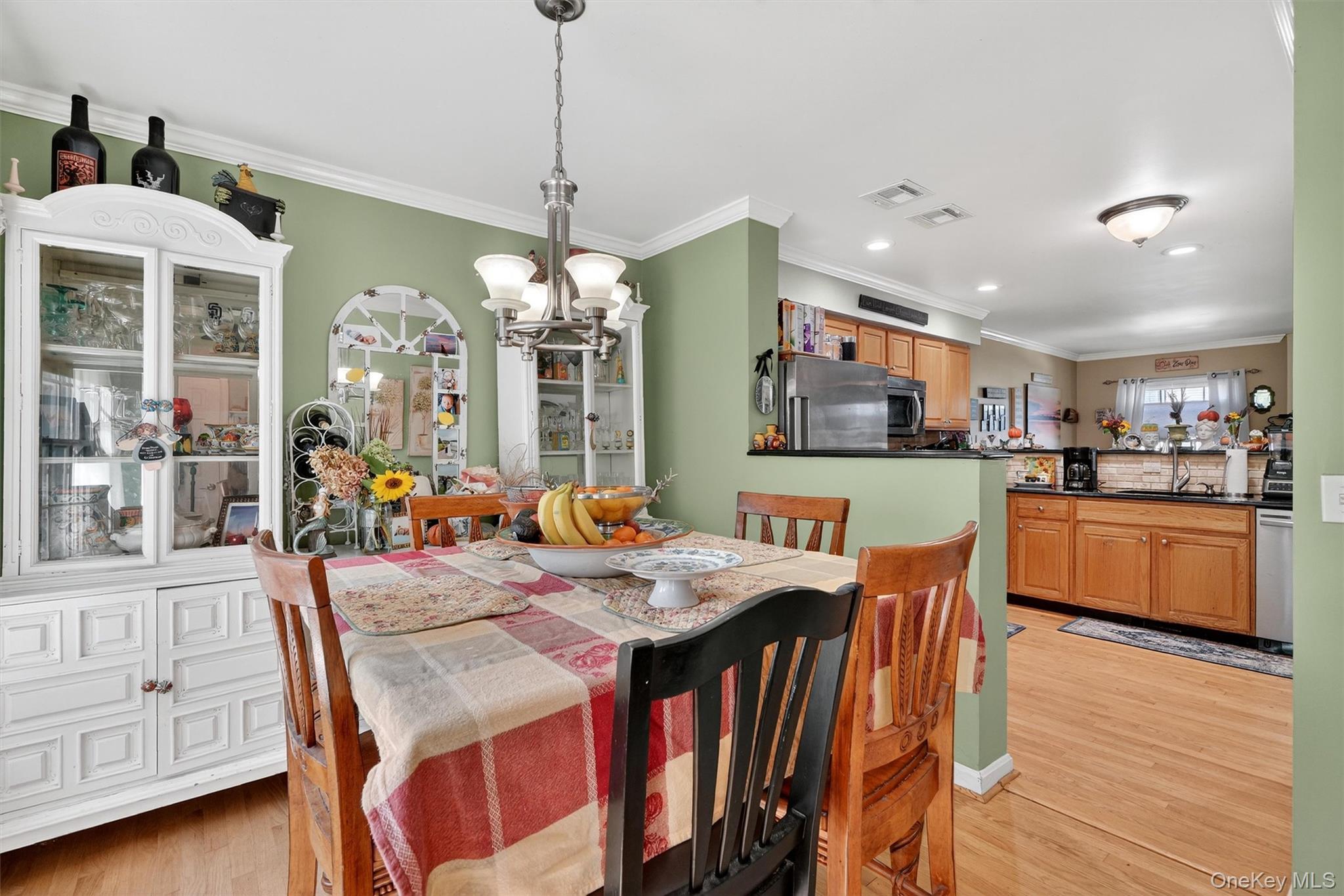 Single Family Minnieford  Bronx, NY 10464, MLS-913500-7