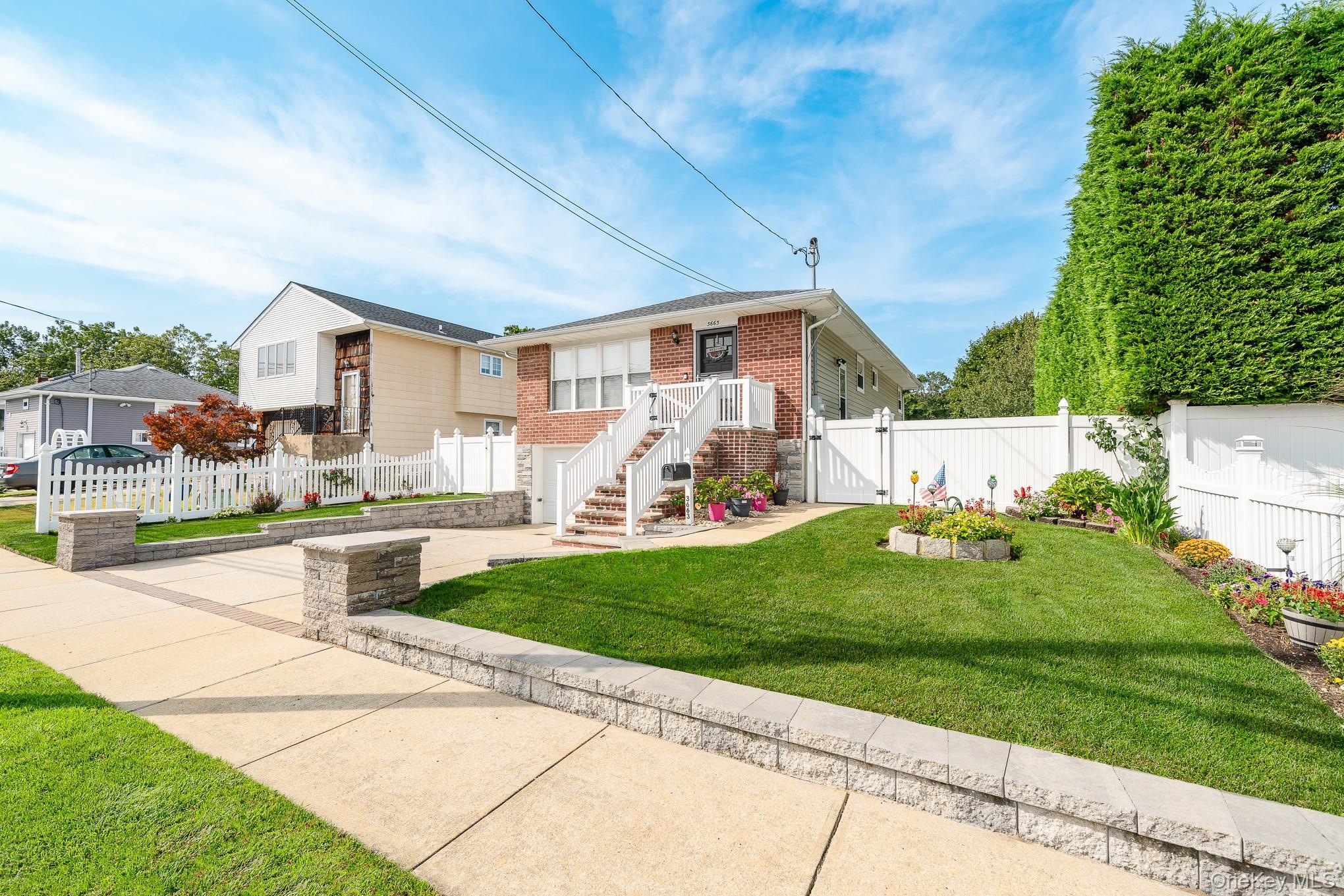 Single Family Roanoke Nassau County, NY 11783, MLS-913508-2