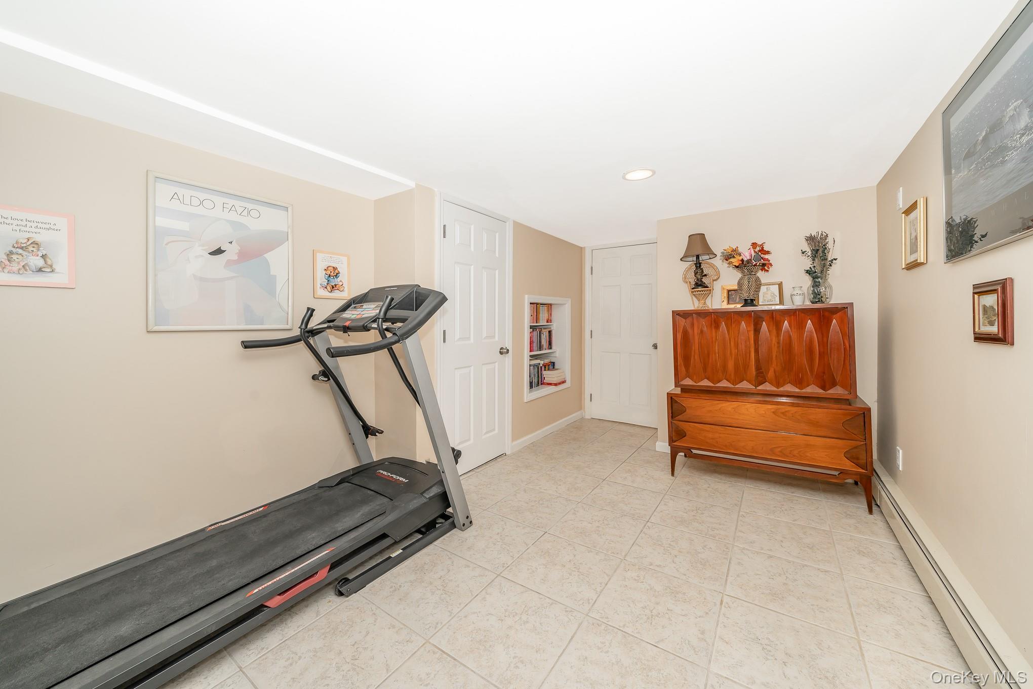 Single Family Roanoke Nassau County, NY 11783, MLS-913508-21