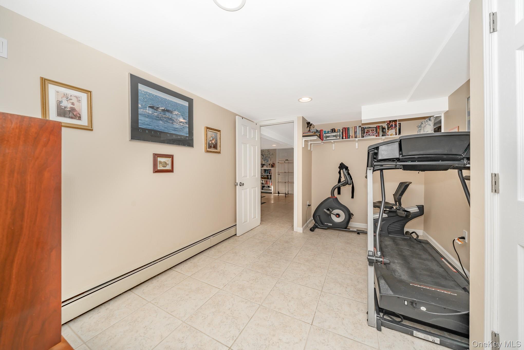 Single Family Roanoke Nassau County, NY 11783, MLS-913508-22