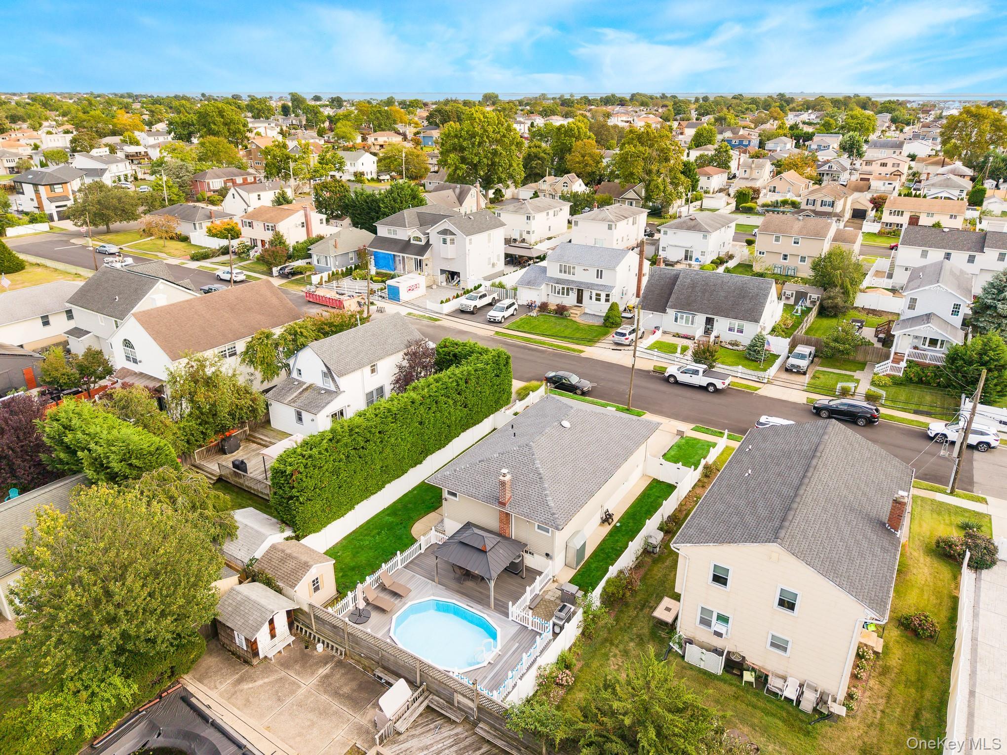 Single Family Roanoke Nassau County, NY 11783, MLS-913508-32