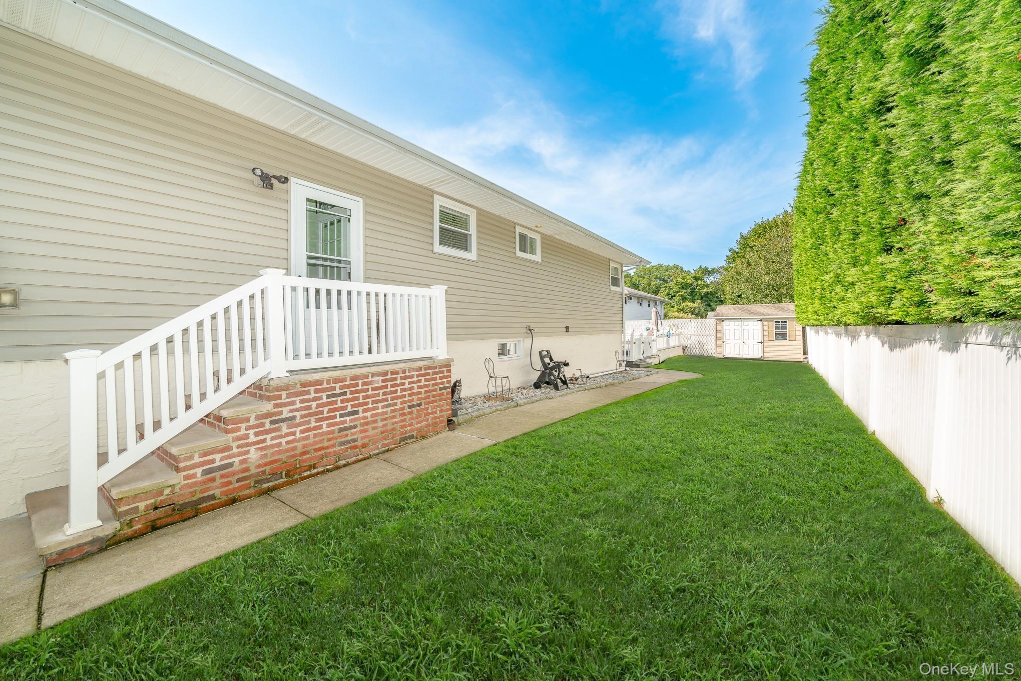 Single Family Roanoke Nassau County, NY 11783, MLS-913508-5