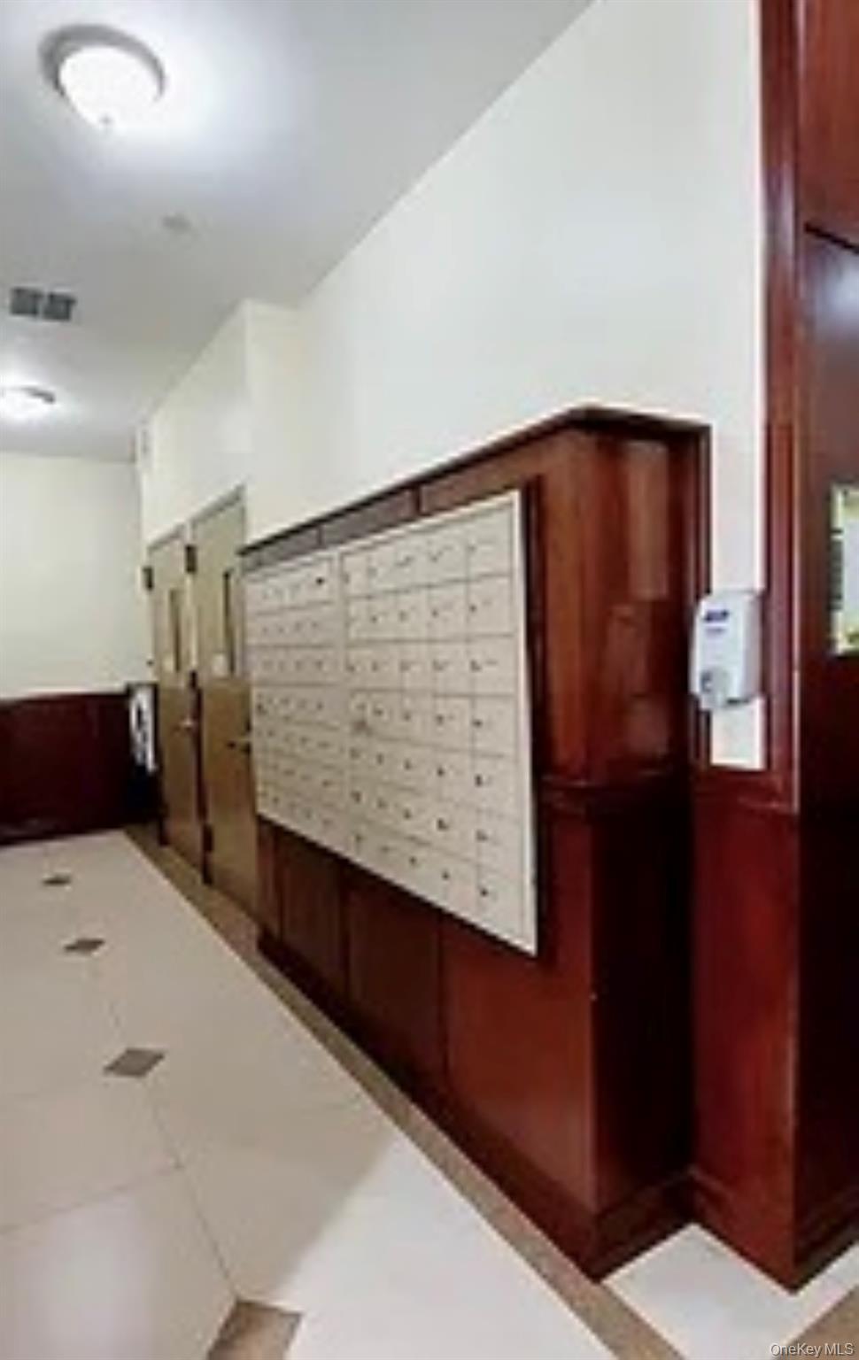 Condo Queens  Queens, NY 11377, MLS-913534-2