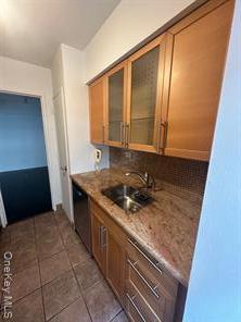 Coop 57th Street  Manhattan, NY 10019, MLS-913552-5