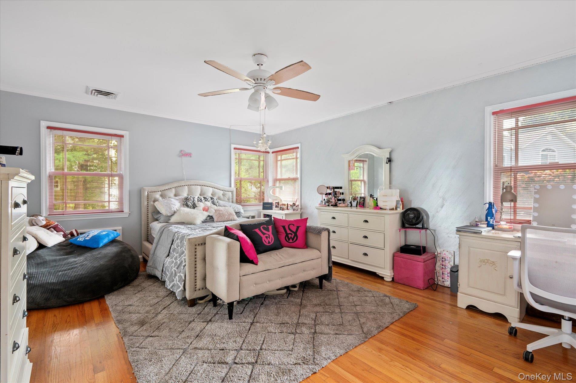 Single Family Boxwood Nassau County, NY 11557, MLS-913560-17