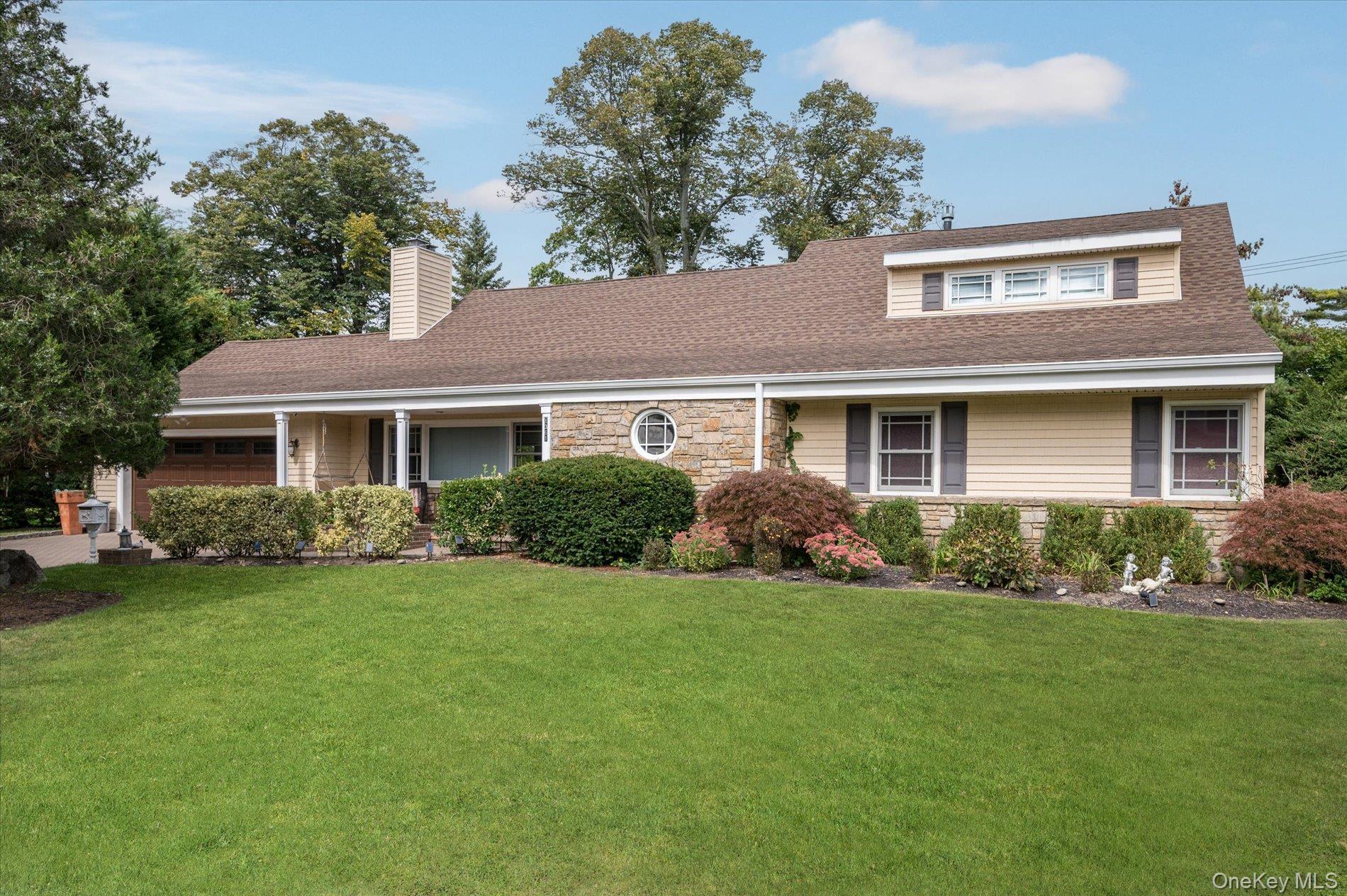 Single Family Boxwood Nassau County, NY 11557, MLS-913560-2