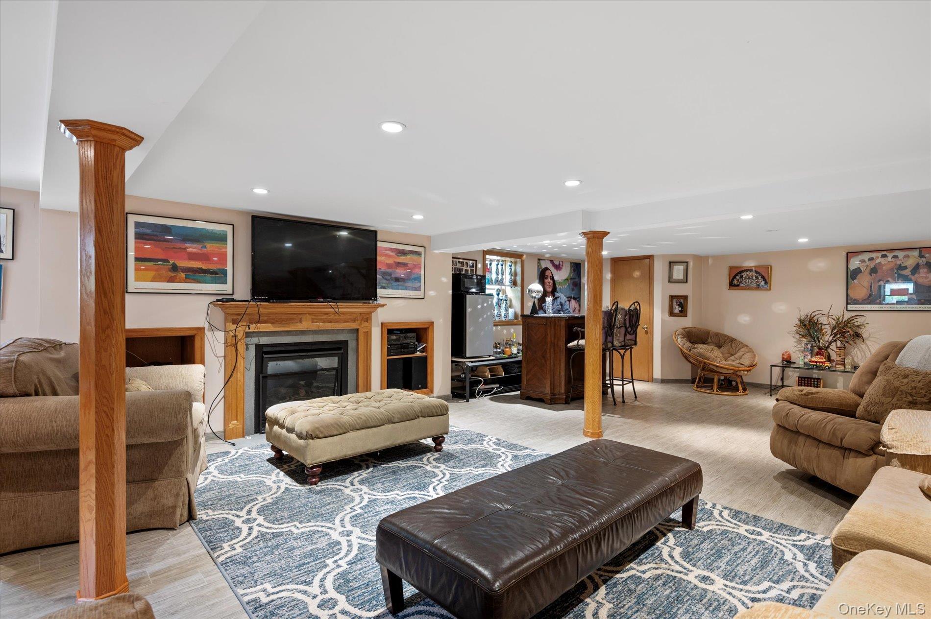 Single Family Boxwood Nassau County, NY 11557, MLS-913560-22