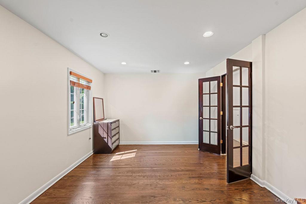 Single Family Plymouth Nassau County, NY 11023, MLS-913583-17