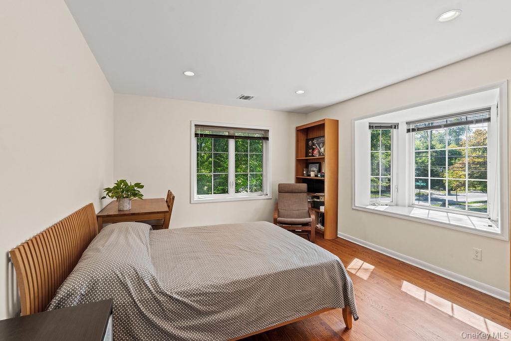 Single Family Plymouth Nassau County, NY 11023, MLS-913583-21