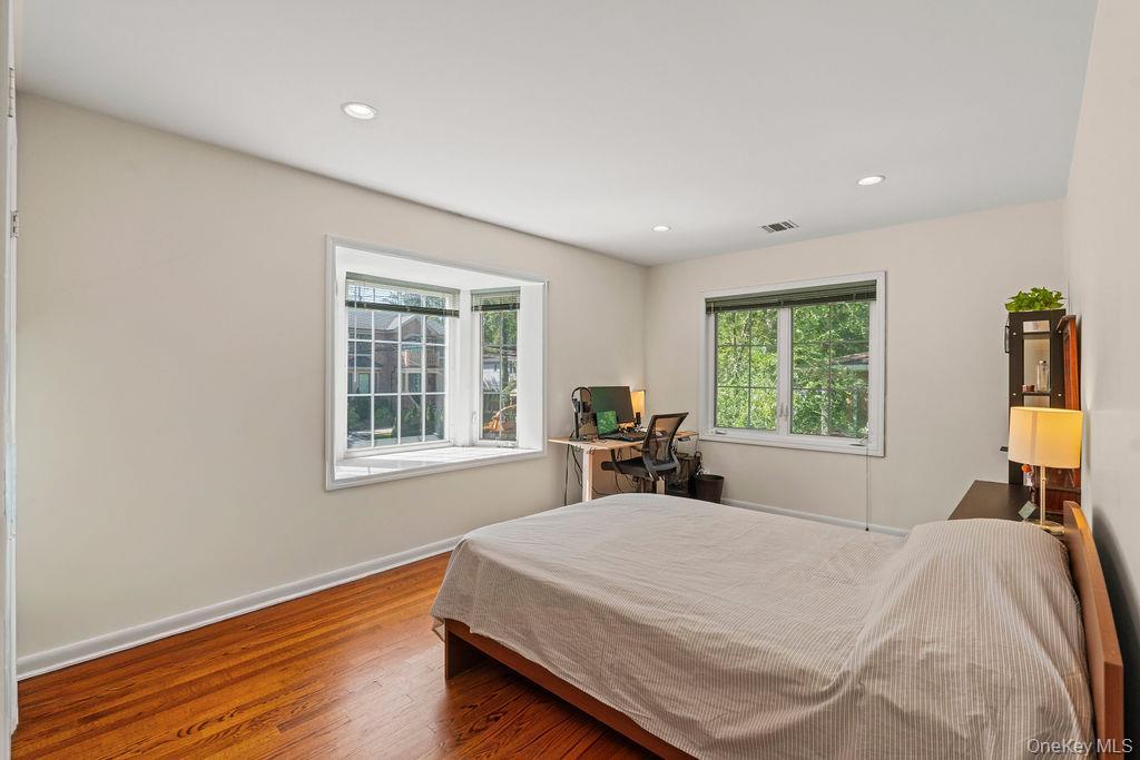 Single Family Plymouth Nassau County, NY 11023, MLS-913583-22