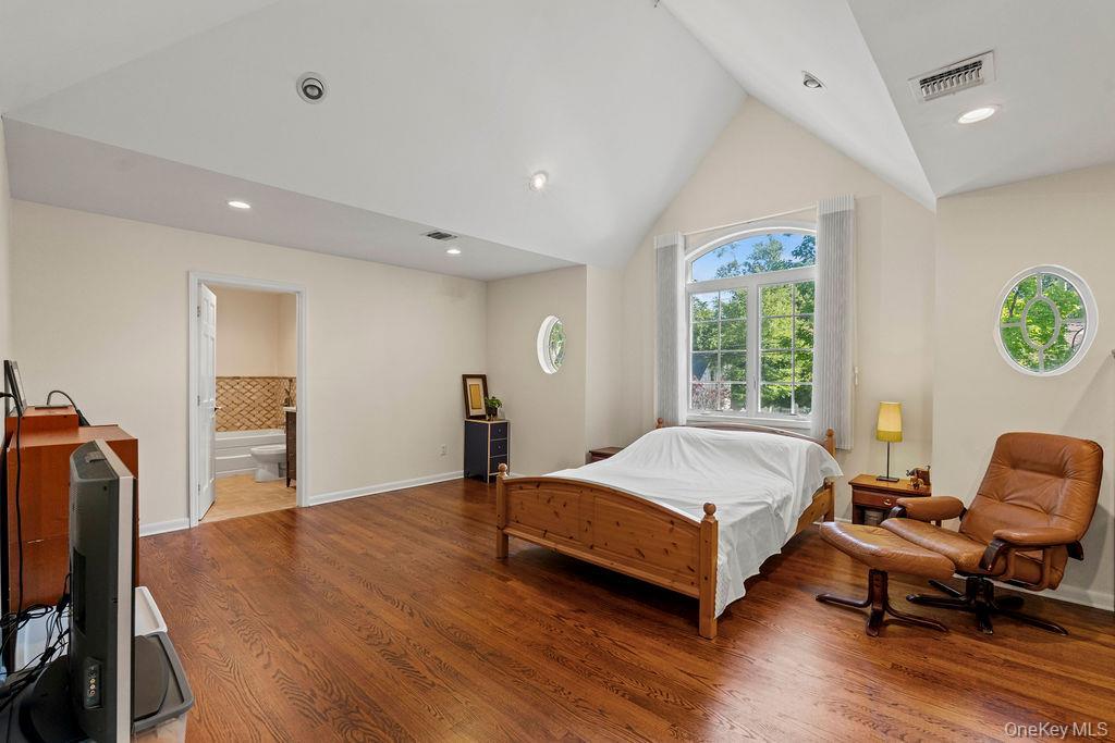 Single Family Plymouth Nassau County, NY 11023, MLS-913583-24