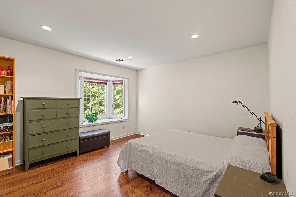 Single Family Plymouth Nassau County, NY 11023, MLS-913583-26