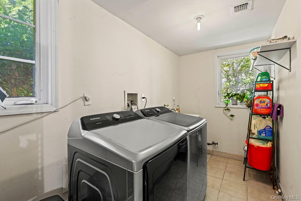 Single Family Plymouth Nassau County, NY 11023, MLS-913583-31