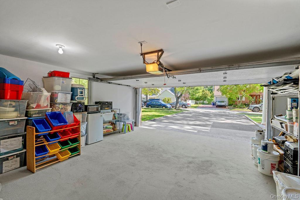 Single Family Plymouth Nassau County, NY 11023, MLS-913583-32