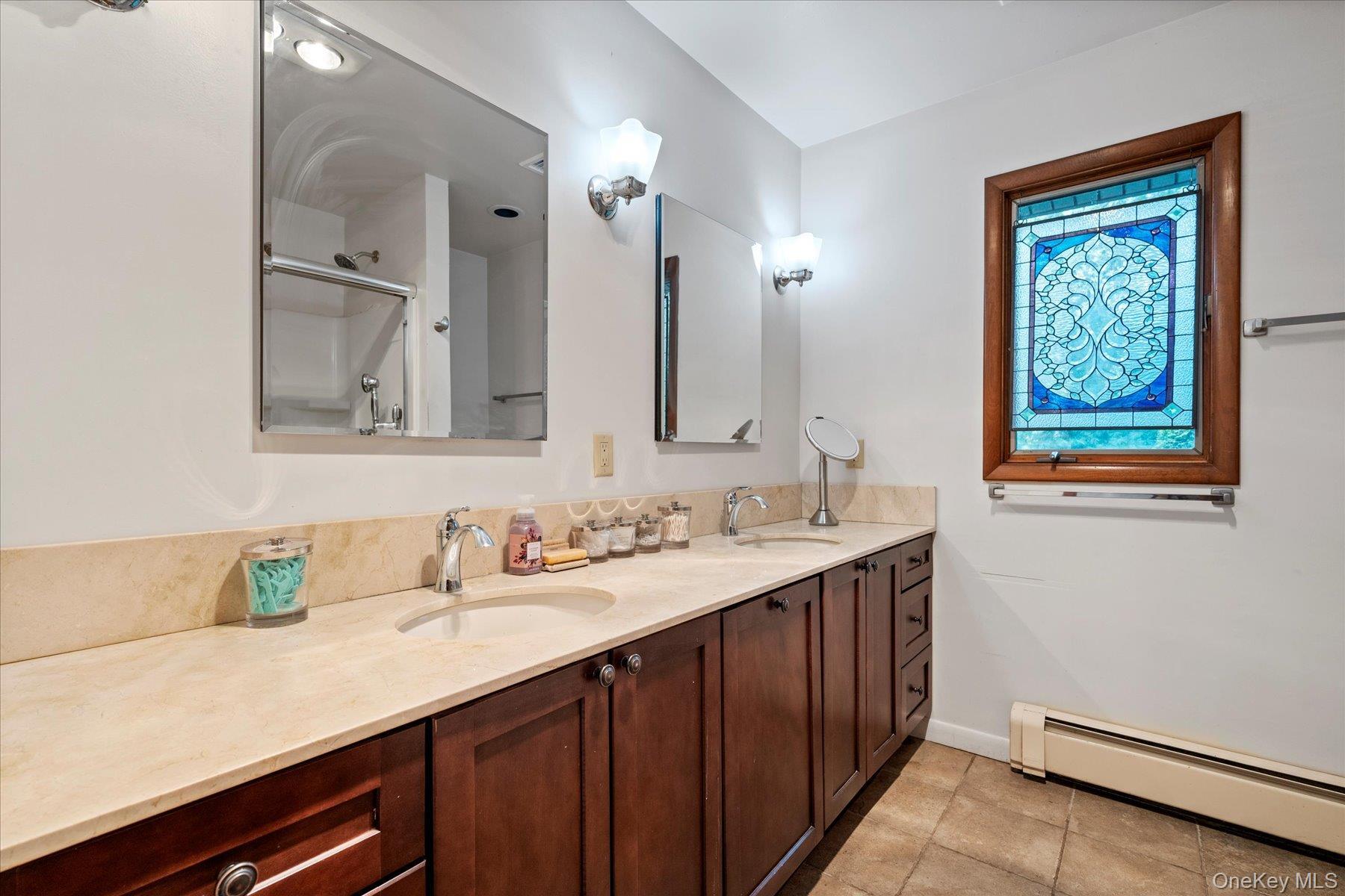 Single Family Laurelwood  Suffolk County, NY 11948, MLS-913584-25