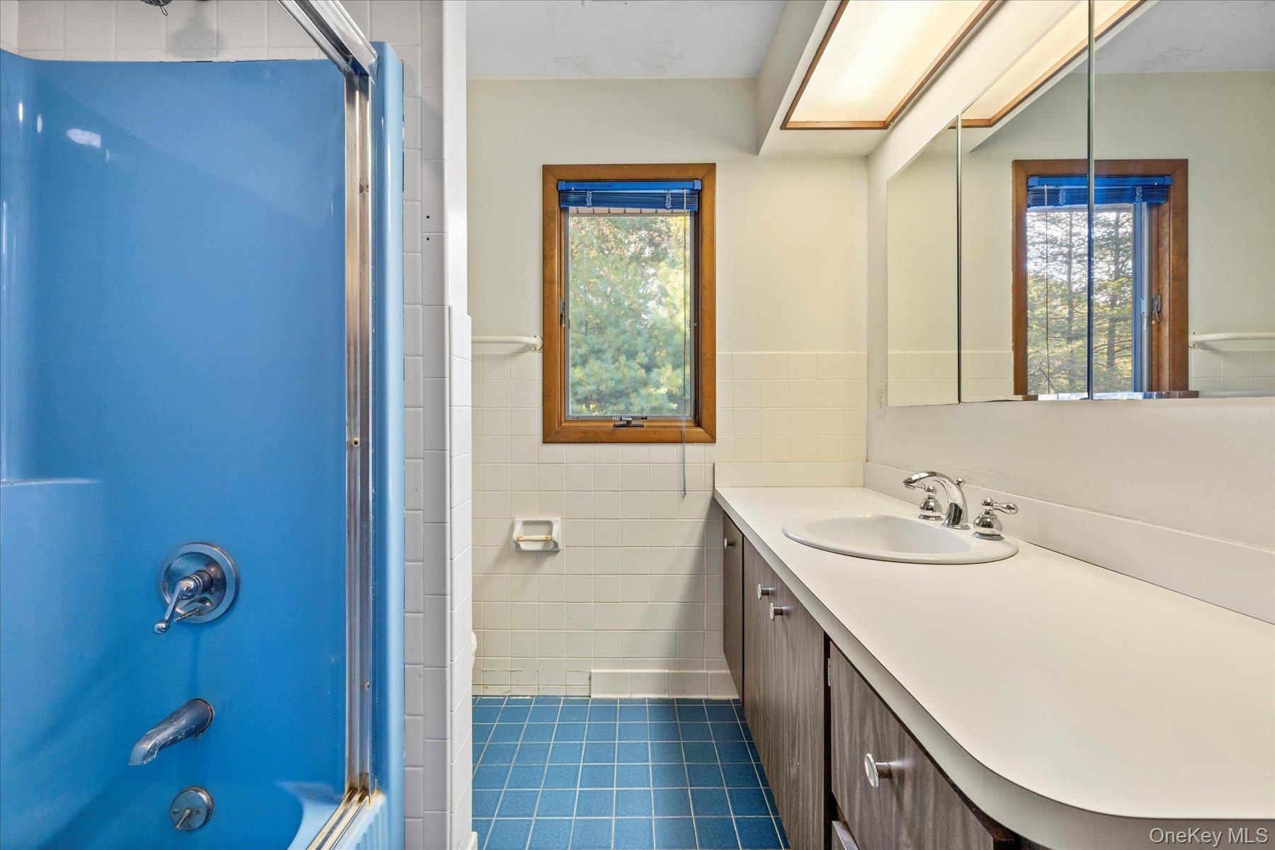 Single Family Laurelwood  Suffolk County, NY 11948, MLS-913584-28