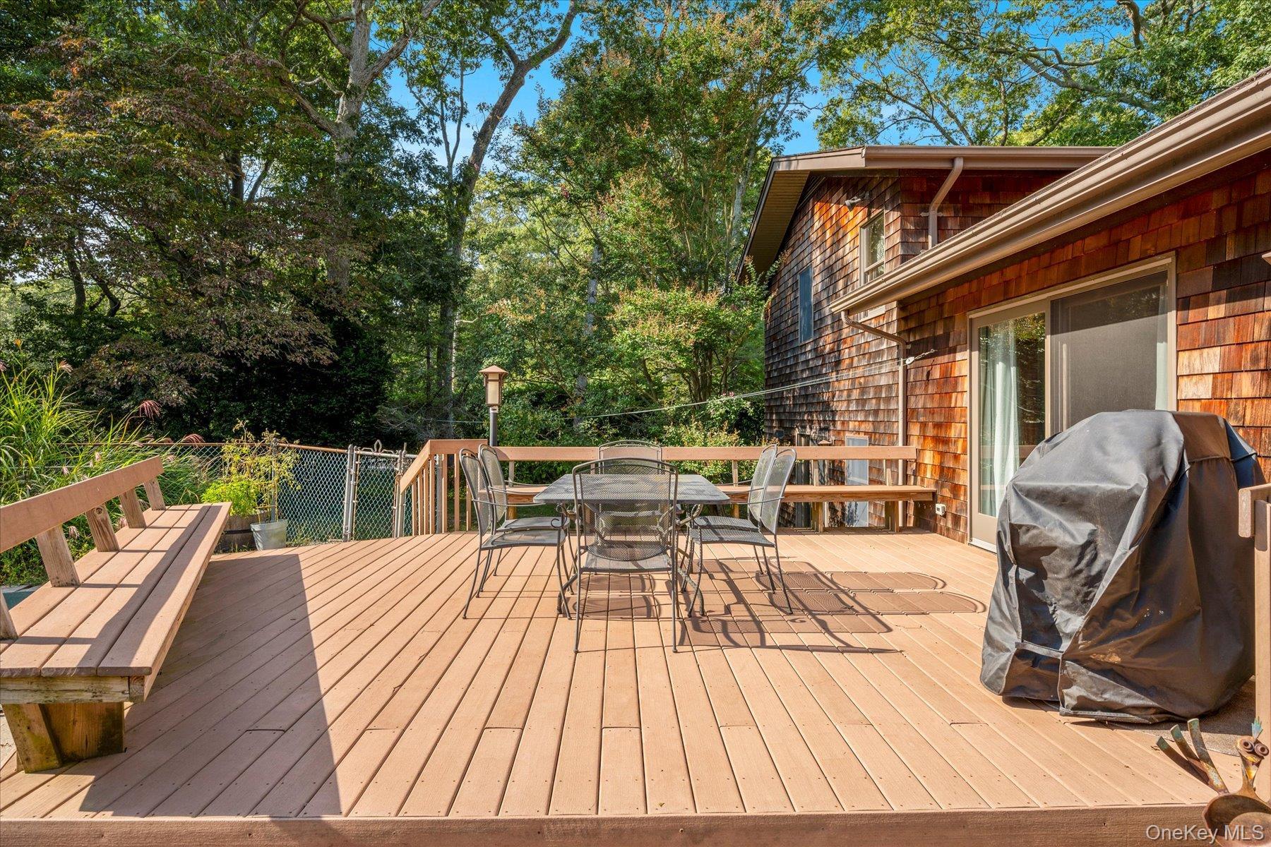 Single Family Laurelwood  Suffolk County, NY 11948, MLS-913584-34