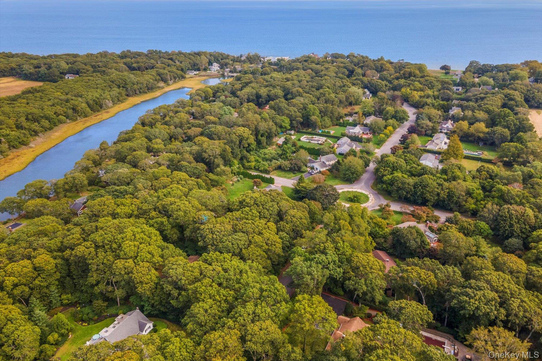 Single Family Laurelwood  Suffolk County, NY 11948, MLS-913584-9