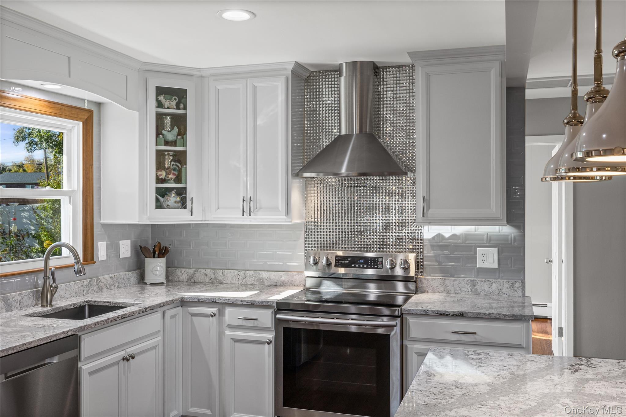 Single Family Old Neck  Suffolk County, NY 11934, MLS-913595-10