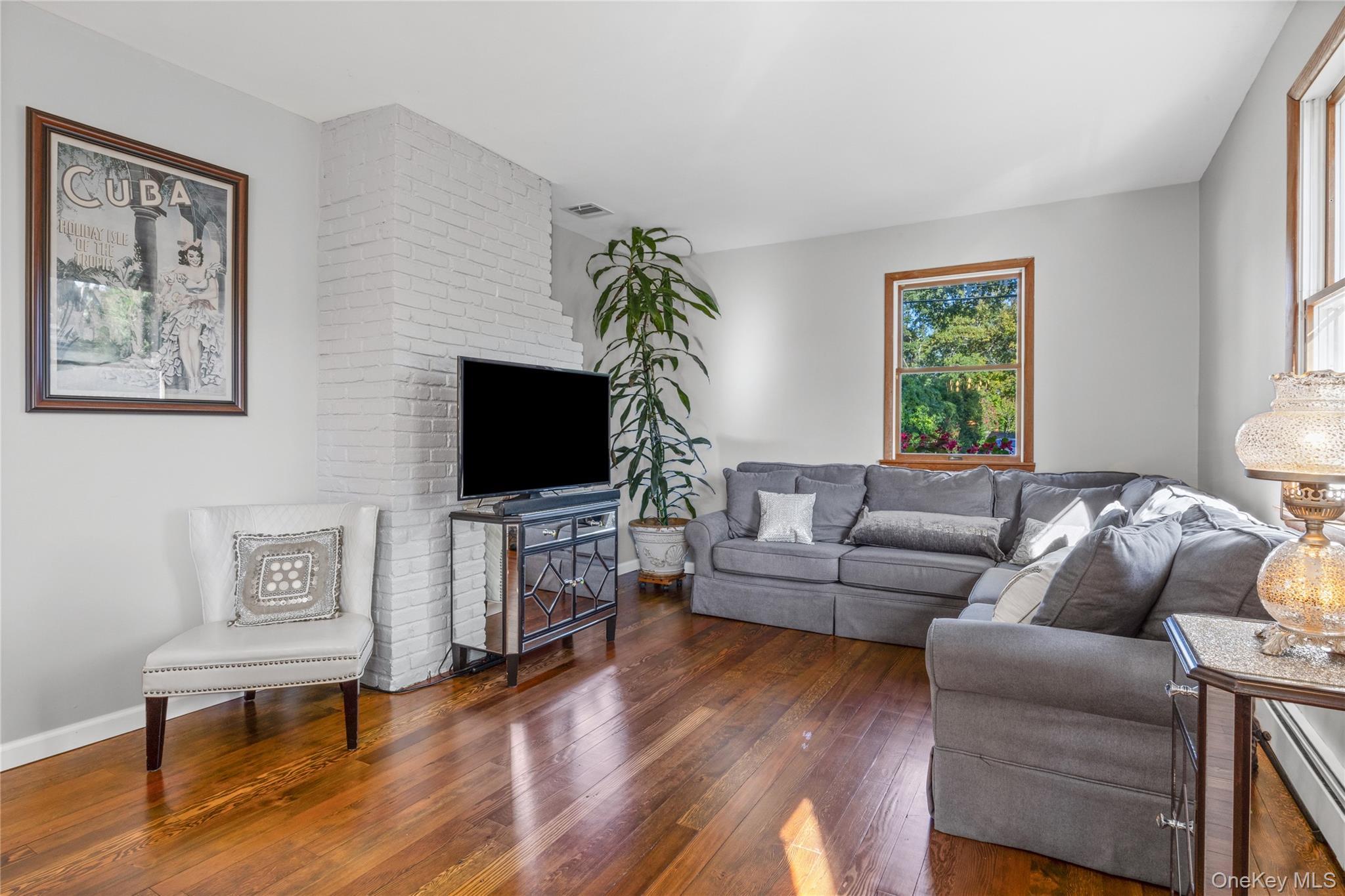 Single Family Old Neck  Suffolk County, NY 11934, MLS-913595-14