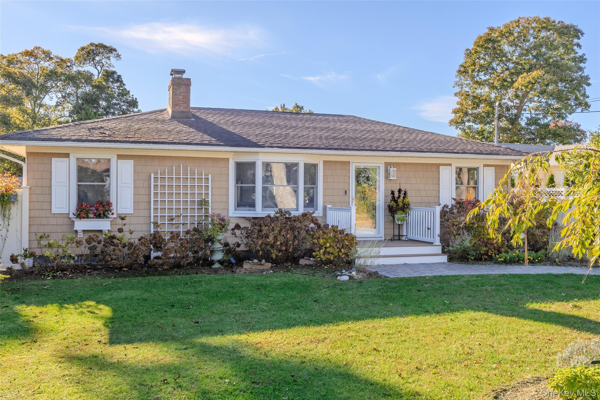 Single Family Old Neck  Suffolk County, NY 11934, MLS-913595-26