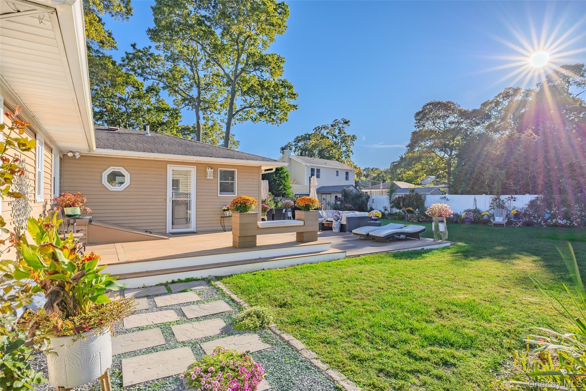 Single Family Old Neck  Suffolk County, NY 11934, MLS-913595-27