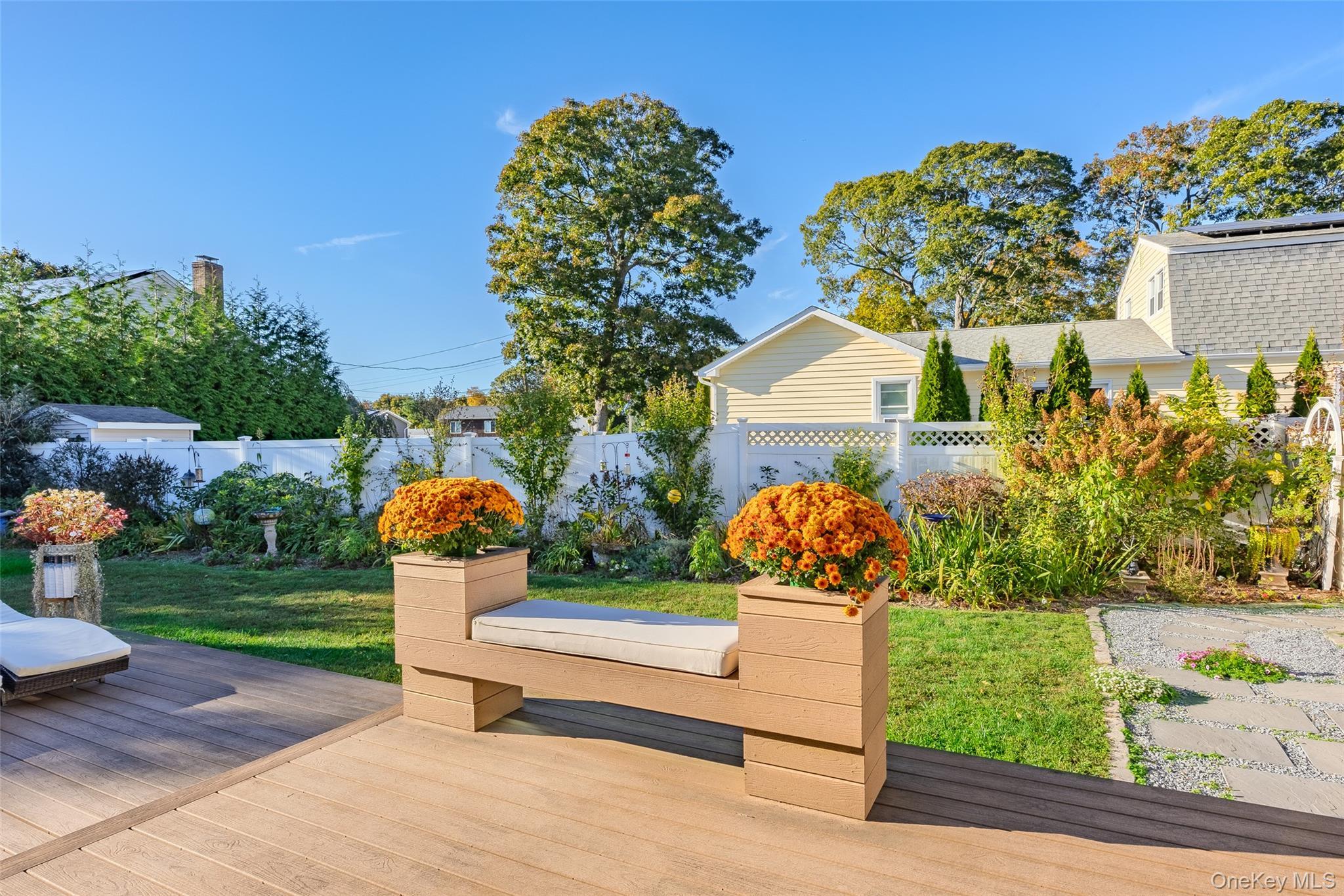 Single Family Old Neck  Suffolk County, NY 11934, MLS-913595-28