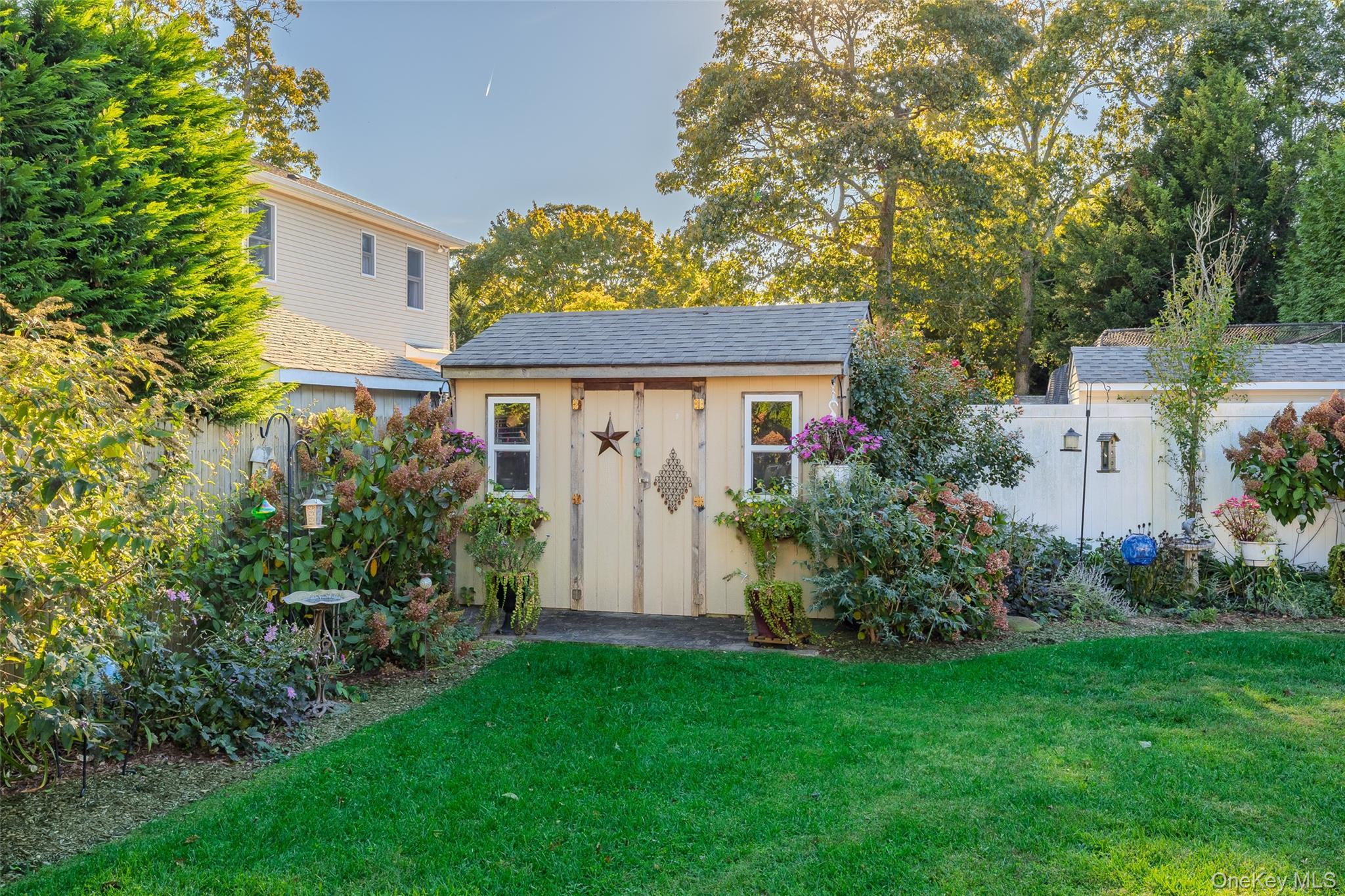 Single Family Old Neck  Suffolk County, NY 11934, MLS-913595-33