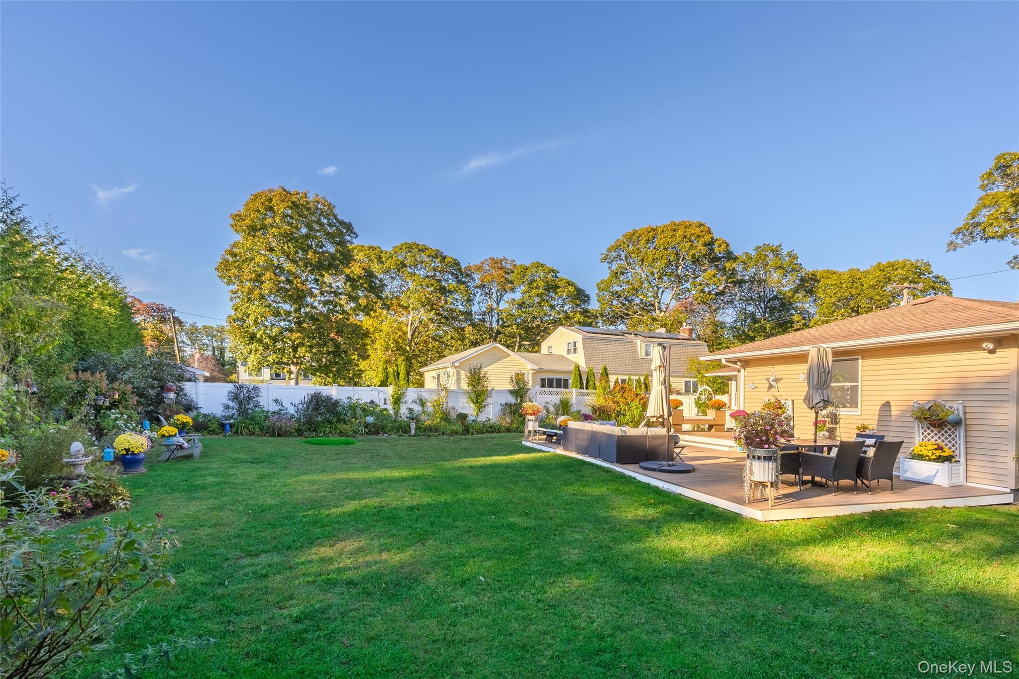 Single Family Old Neck  Suffolk County, NY 11934, MLS-913595-34