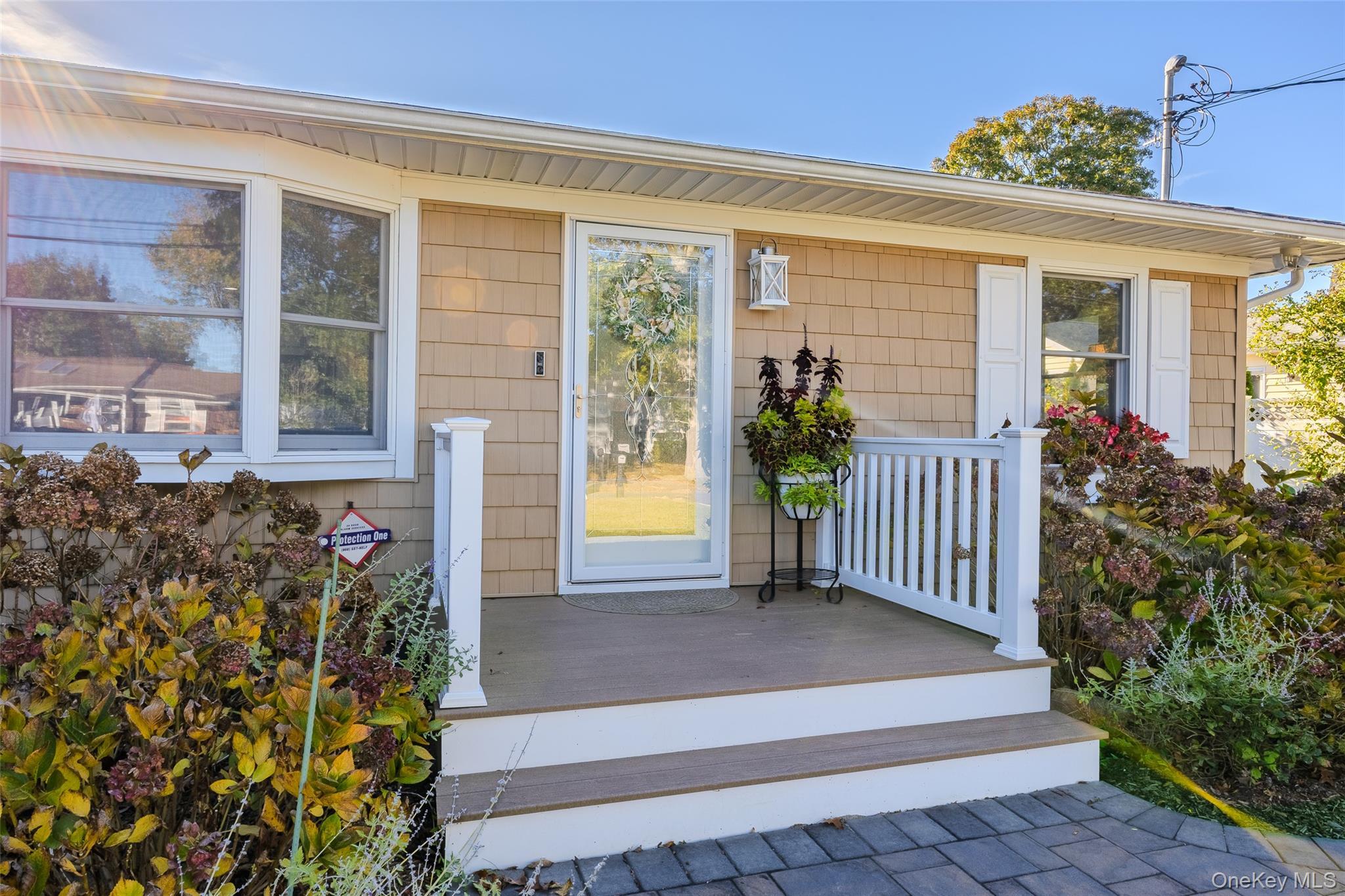 Single Family Old Neck  Suffolk County, NY 11934, MLS-913595-4