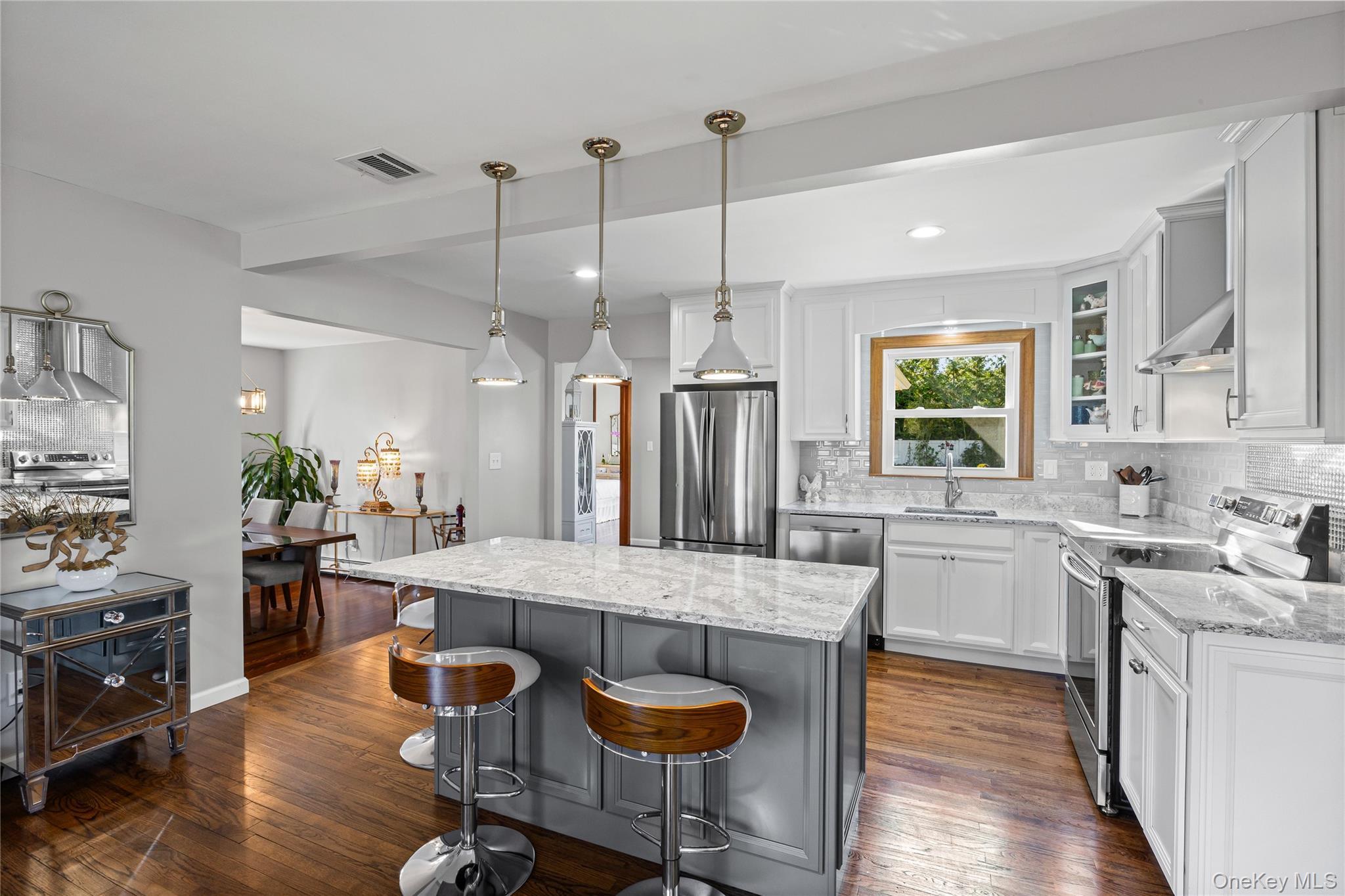 Single Family Old Neck  Suffolk County, NY 11934, MLS-913595-9