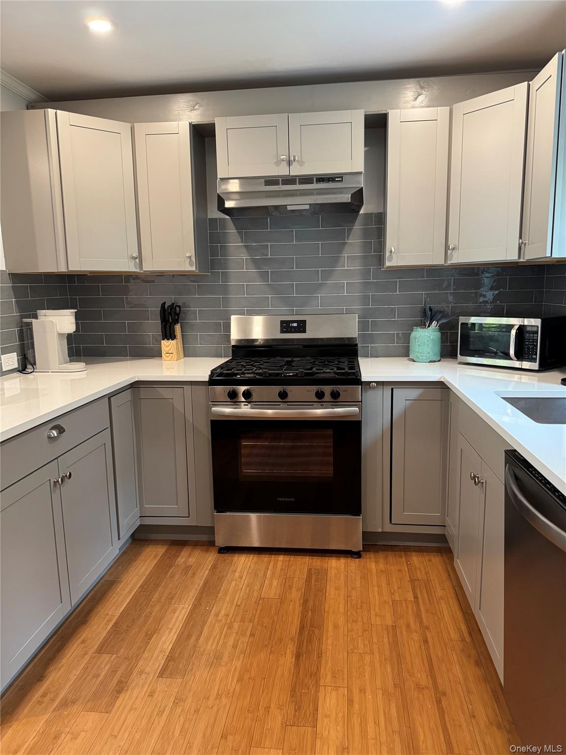 Single Family Chevy Chase Suffolk County, NY 11946, MLS-913613-5