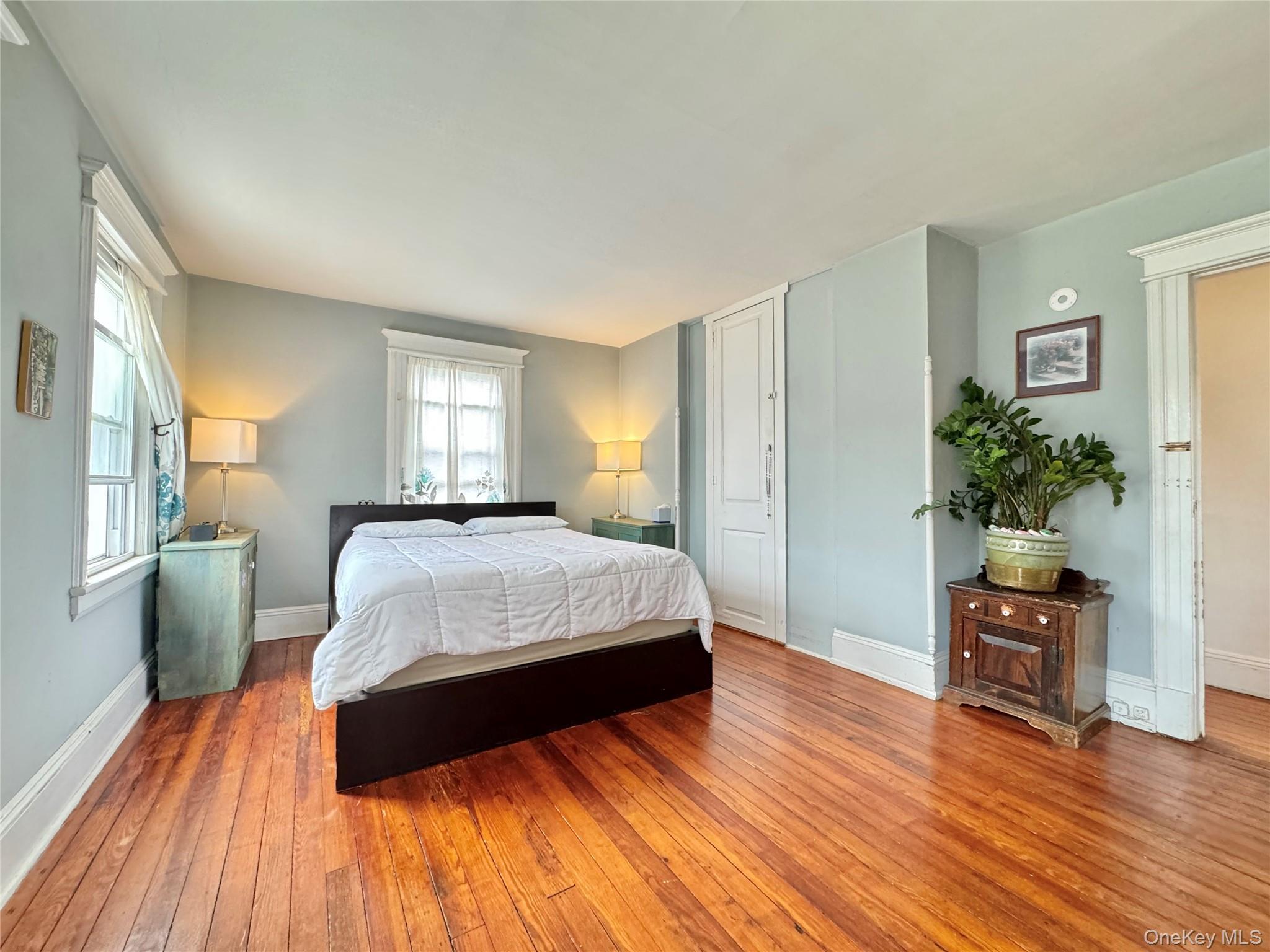 Single Family Herbert  Nassau County, NY 11050, MLS-913648-11