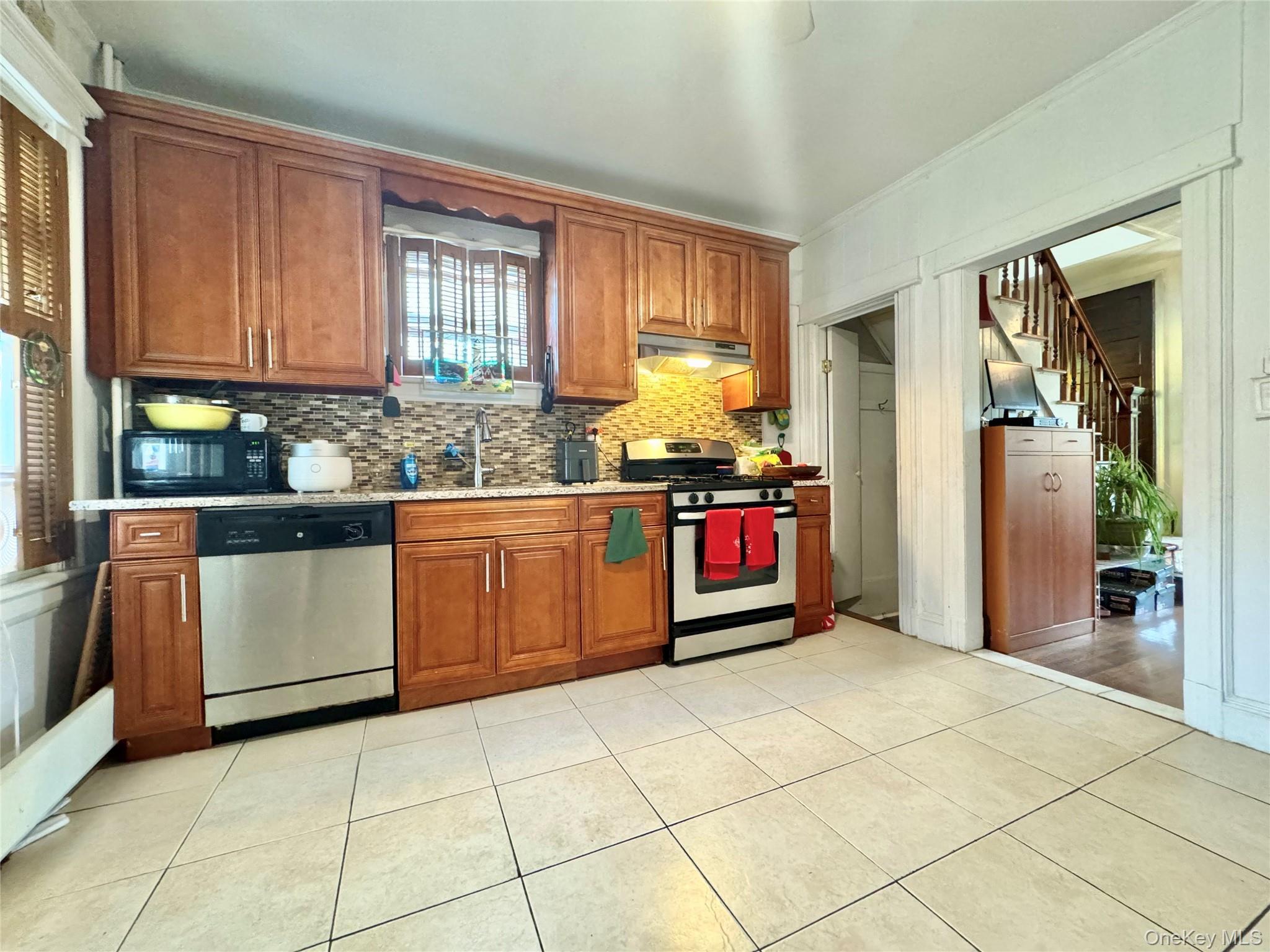 Single Family Herbert  Nassau County, NY 11050, MLS-913648-6